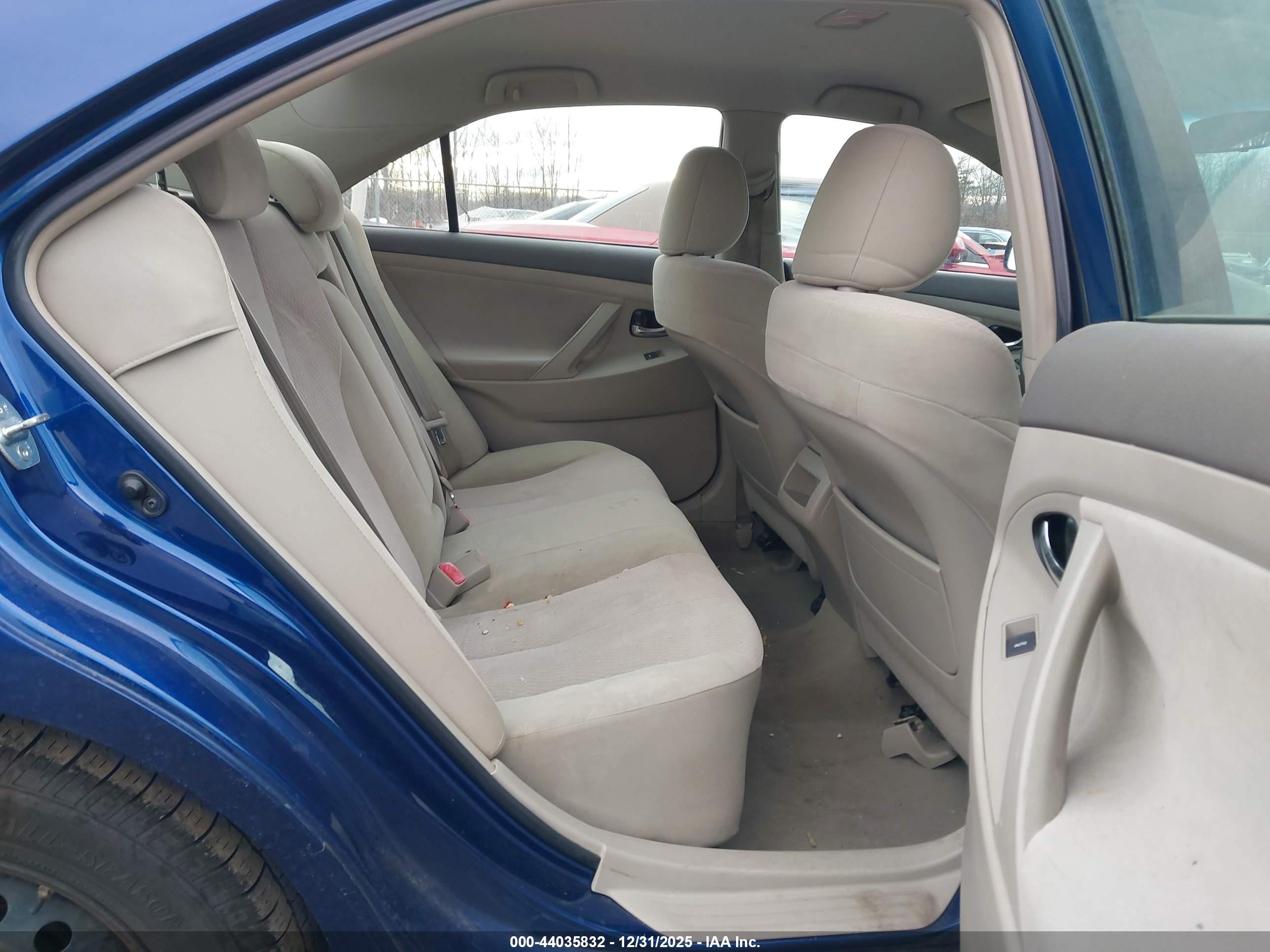 TOYOTA CAMRY image 8