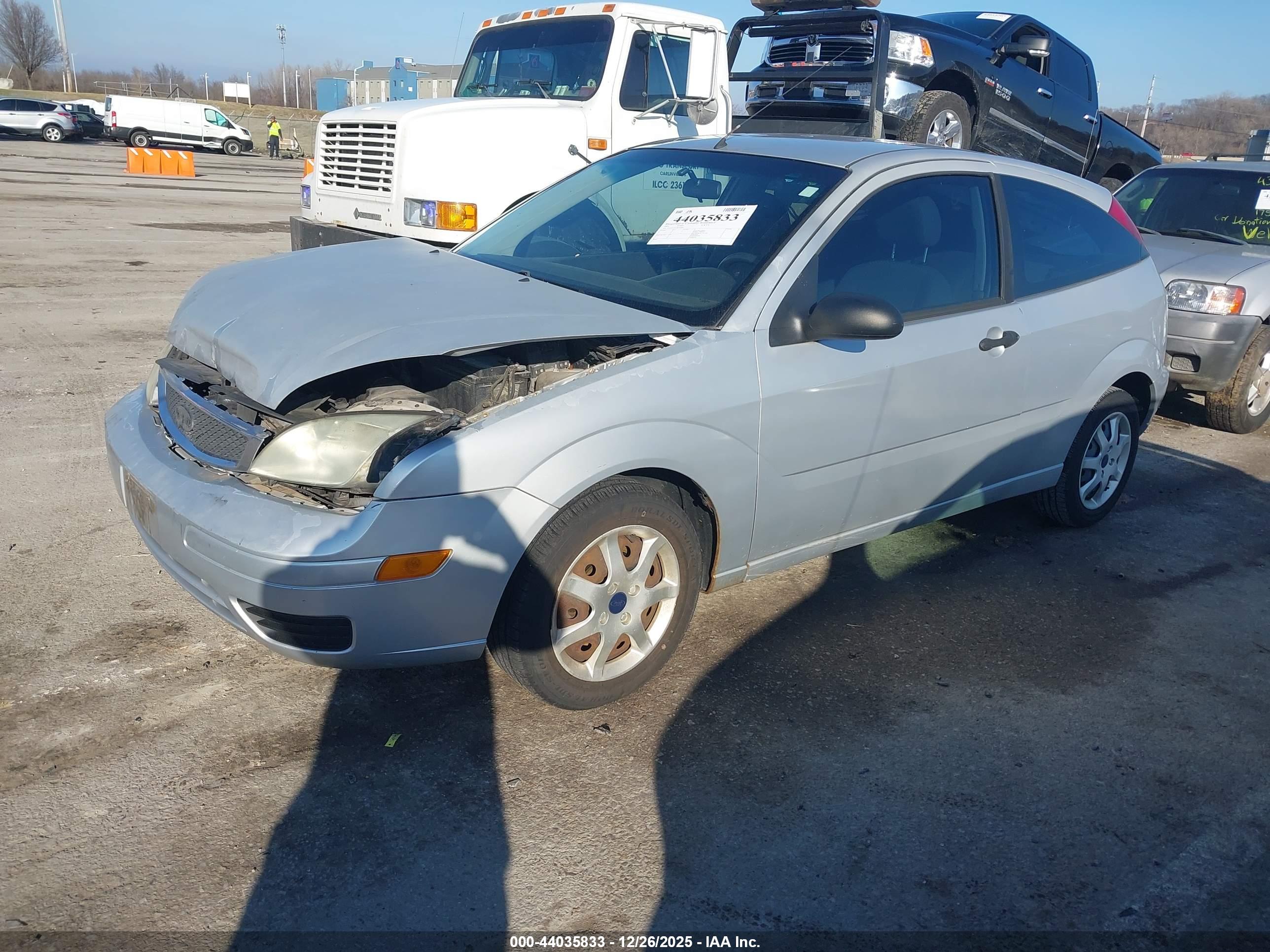 FORD FOCUS image 2