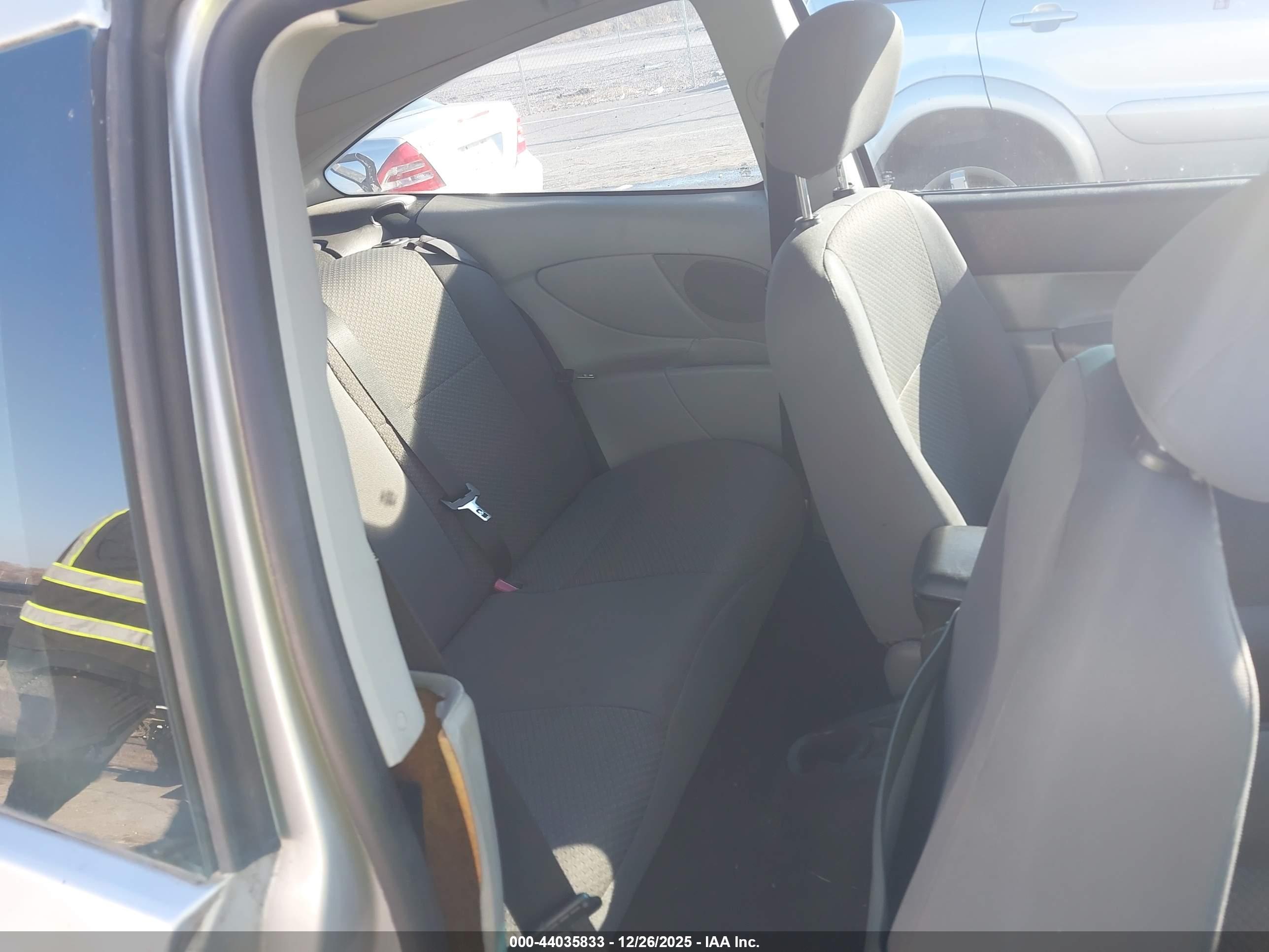 FORD FOCUS image 8