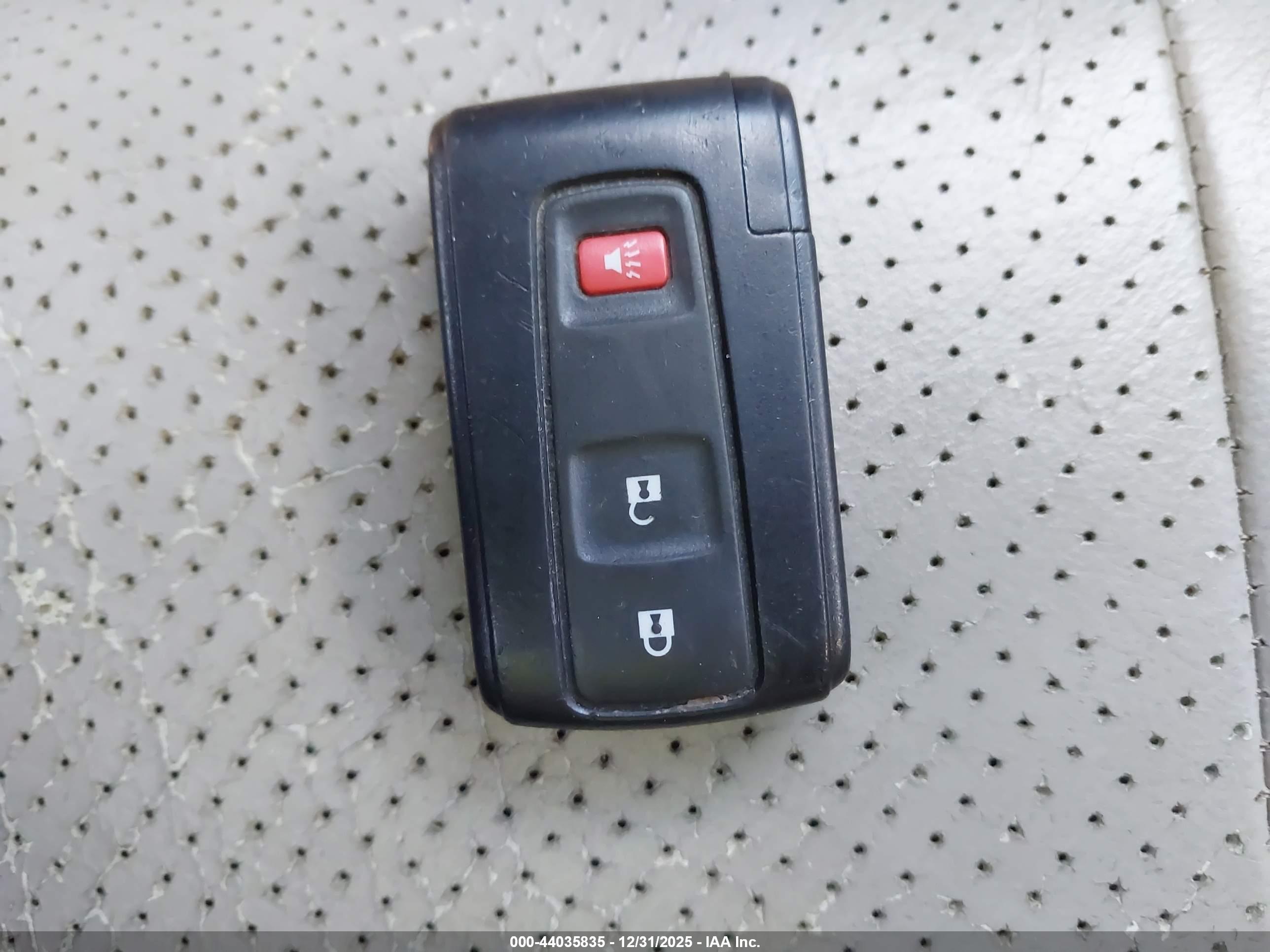 TOYOTA PRIUS image 11