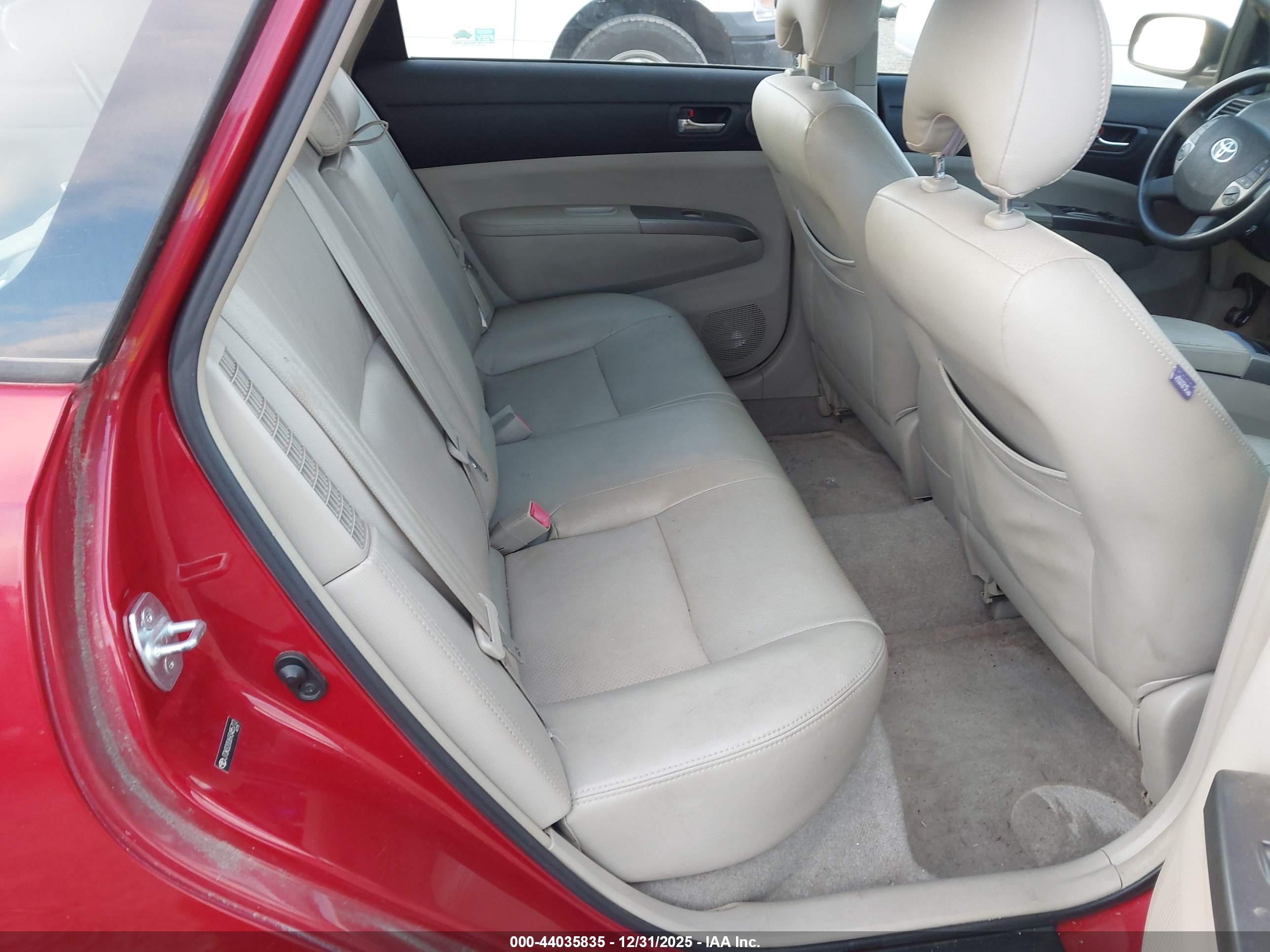 TOYOTA PRIUS image 8