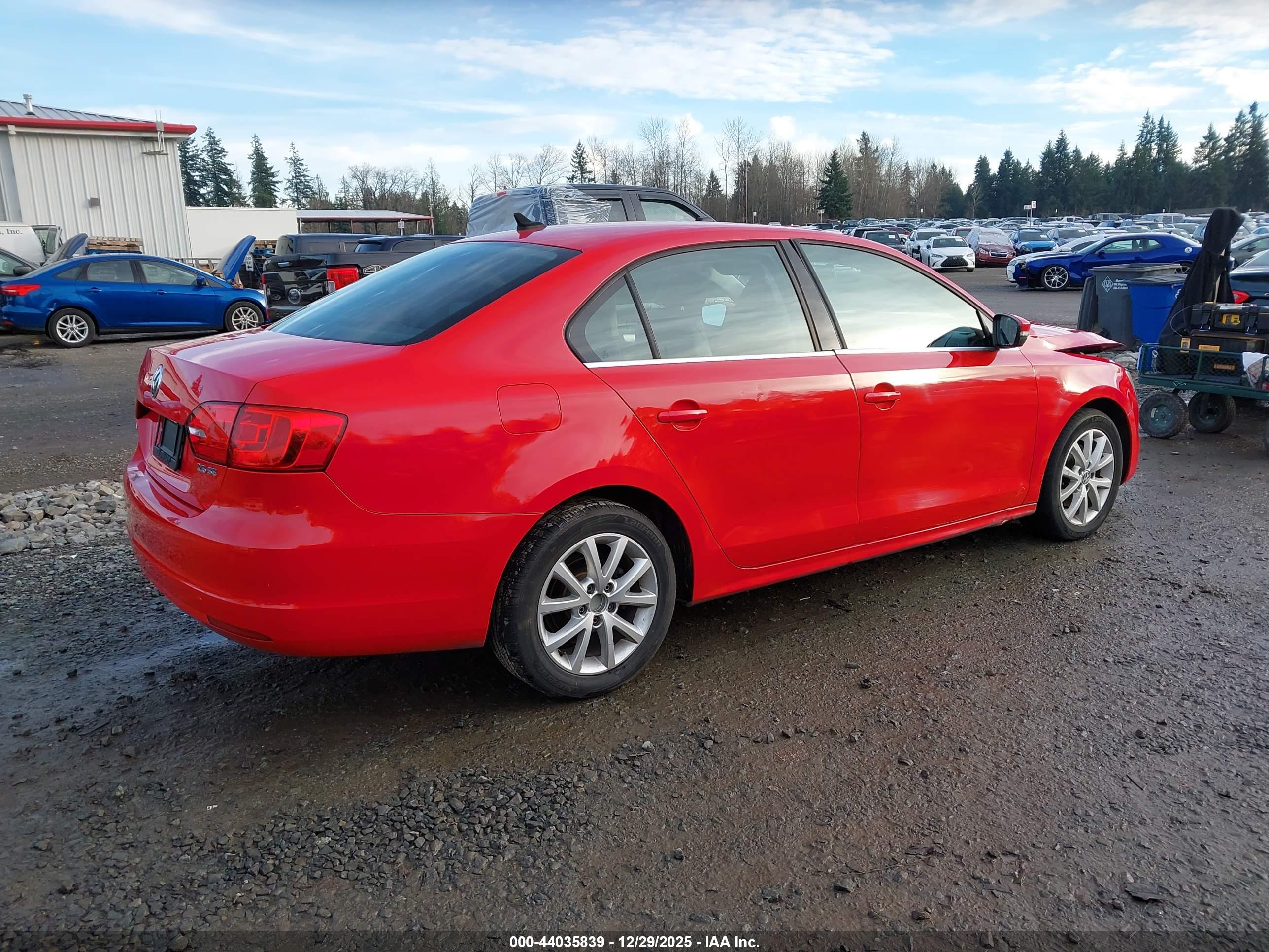 VOLKSWAGEN JETTA image 4