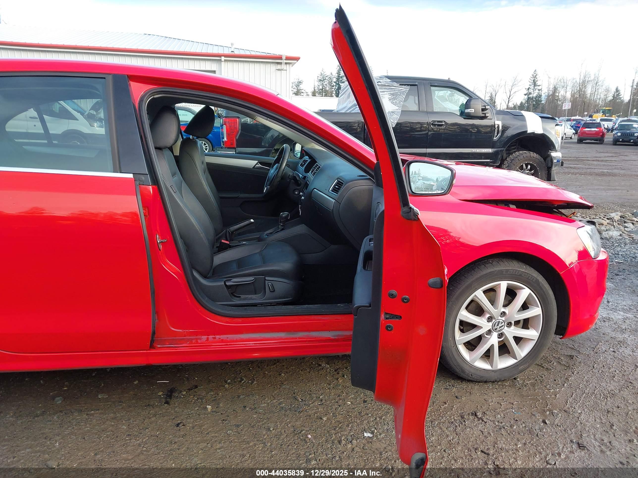 VOLKSWAGEN JETTA image 5