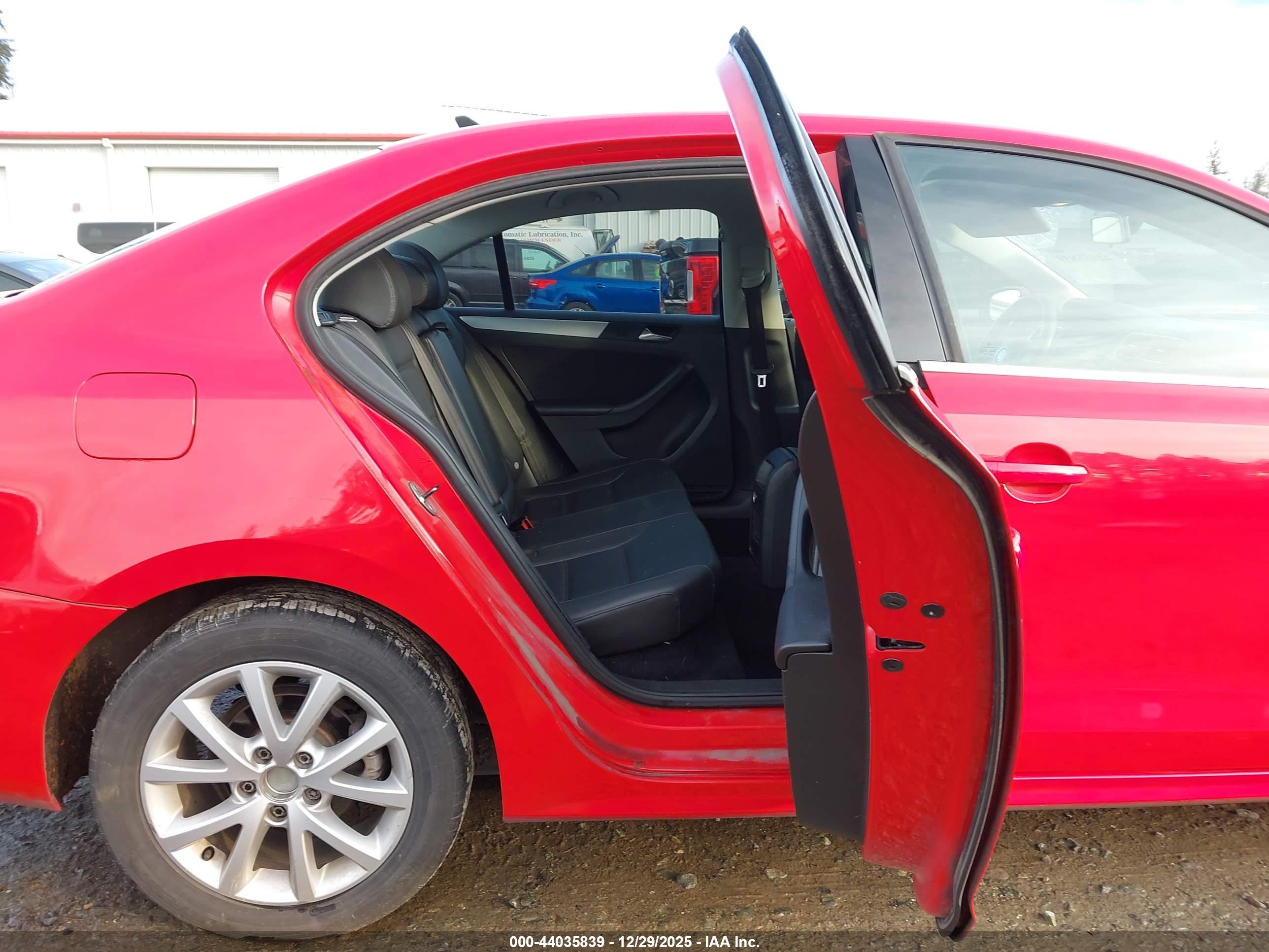 VOLKSWAGEN JETTA image 8