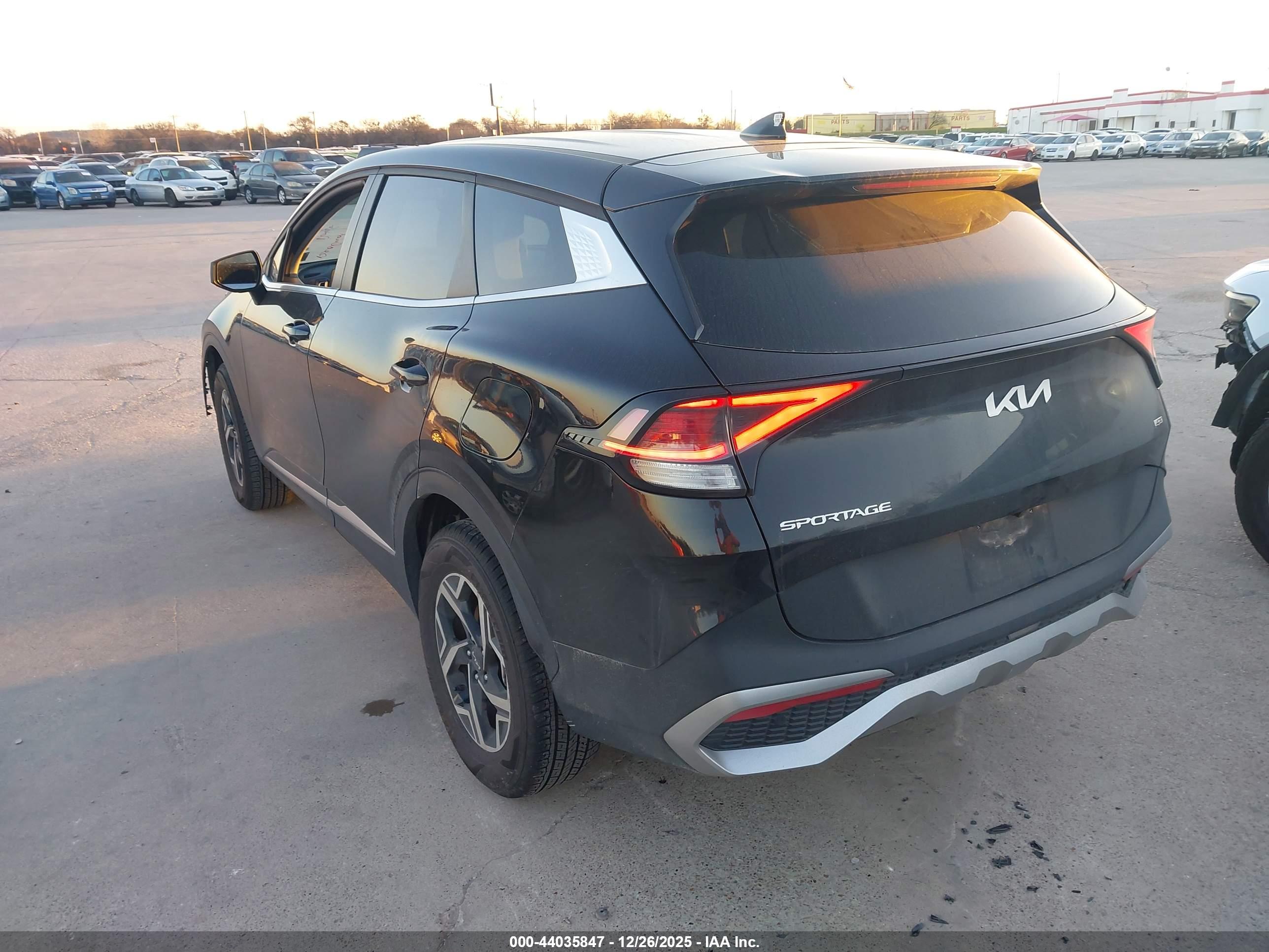 KIA SPORTAGE image 3
