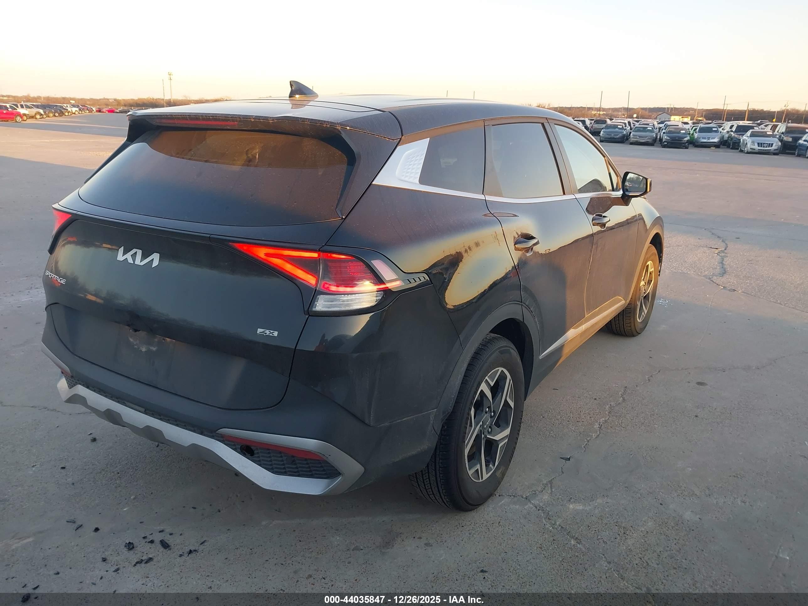 KIA SPORTAGE image 4