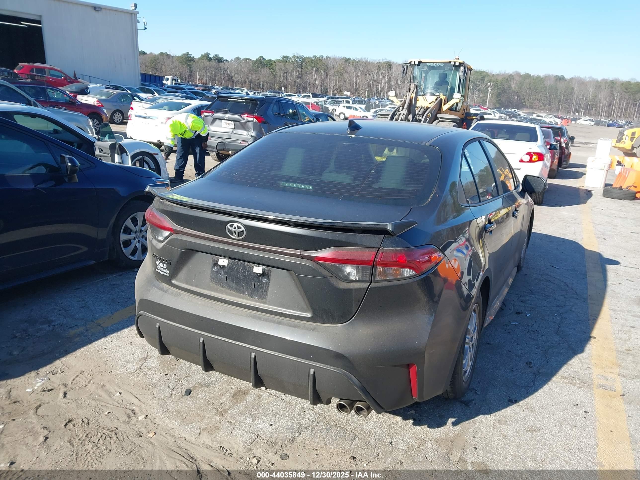TOYOTA COROLLA image 4