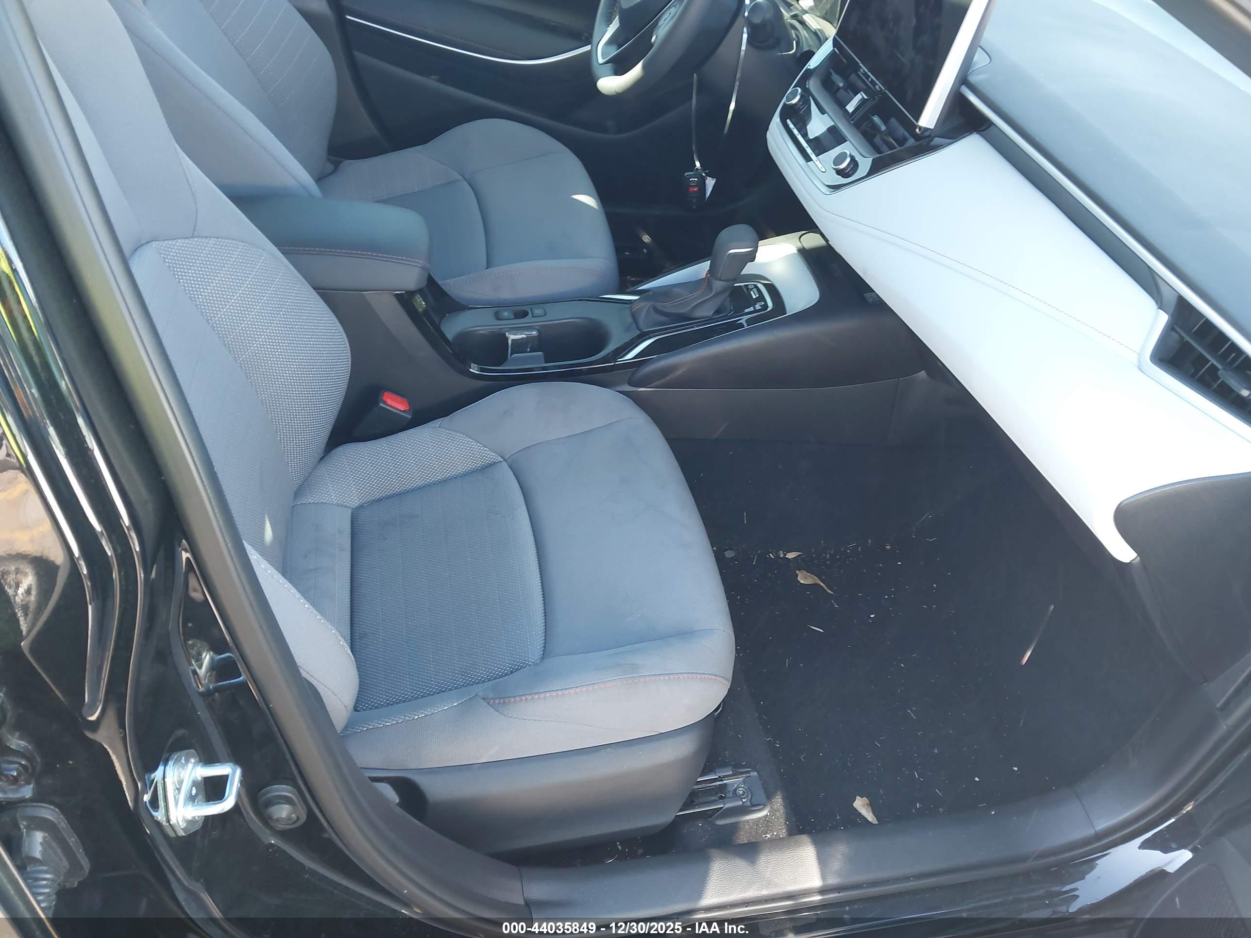 TOYOTA COROLLA image 5
