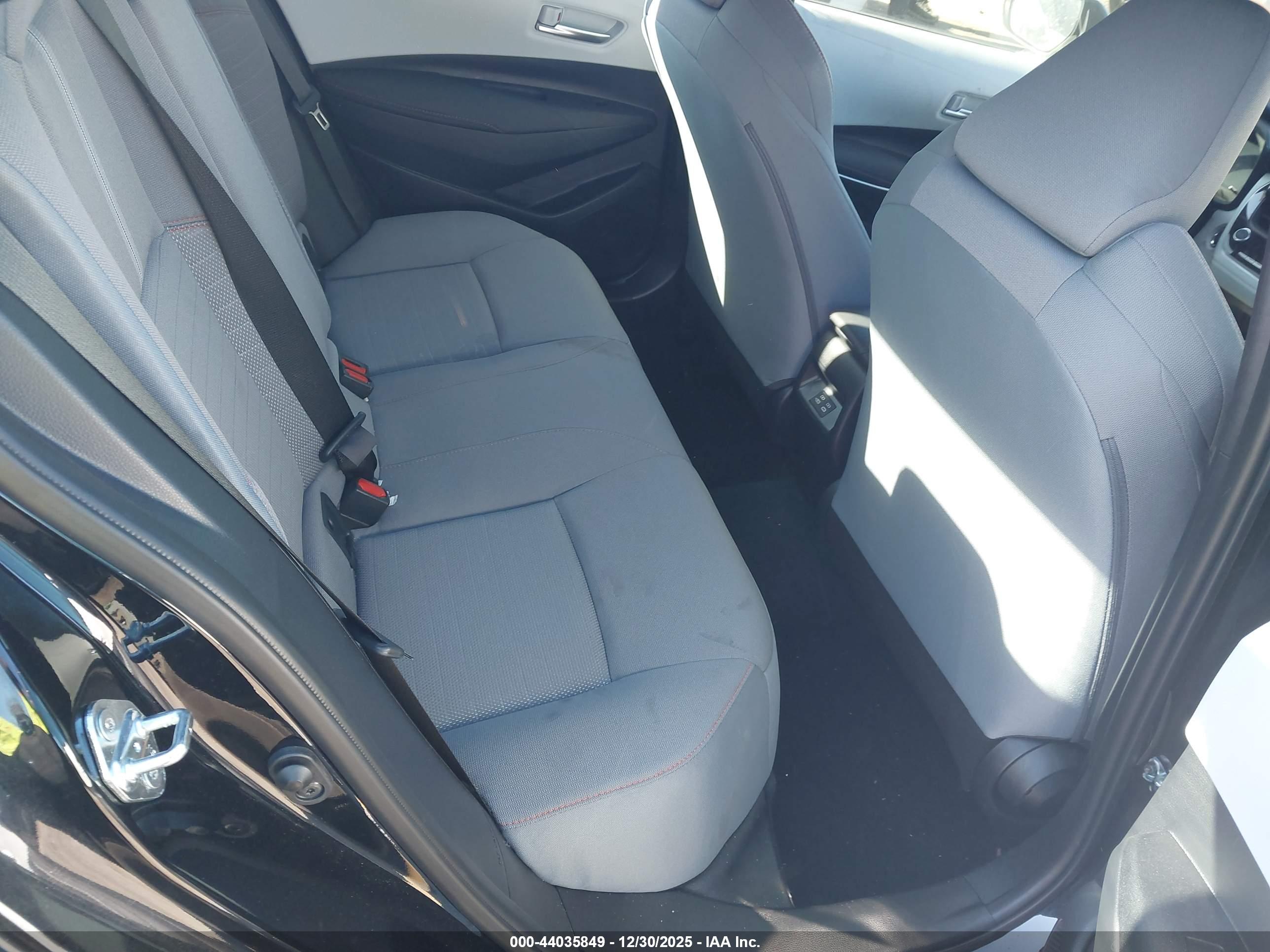 TOYOTA COROLLA image 8