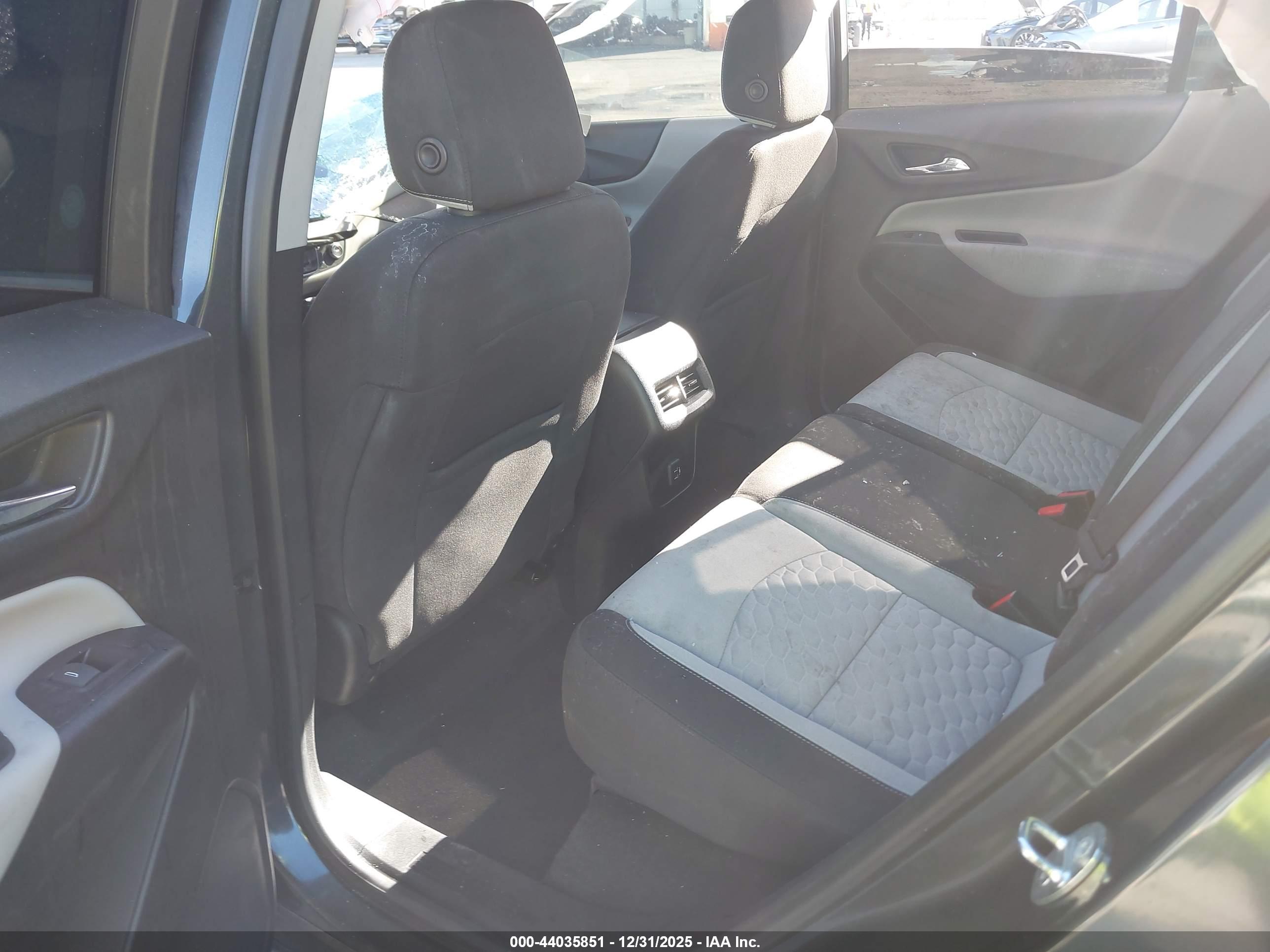 CHEVROLET EQUINOX image 8
