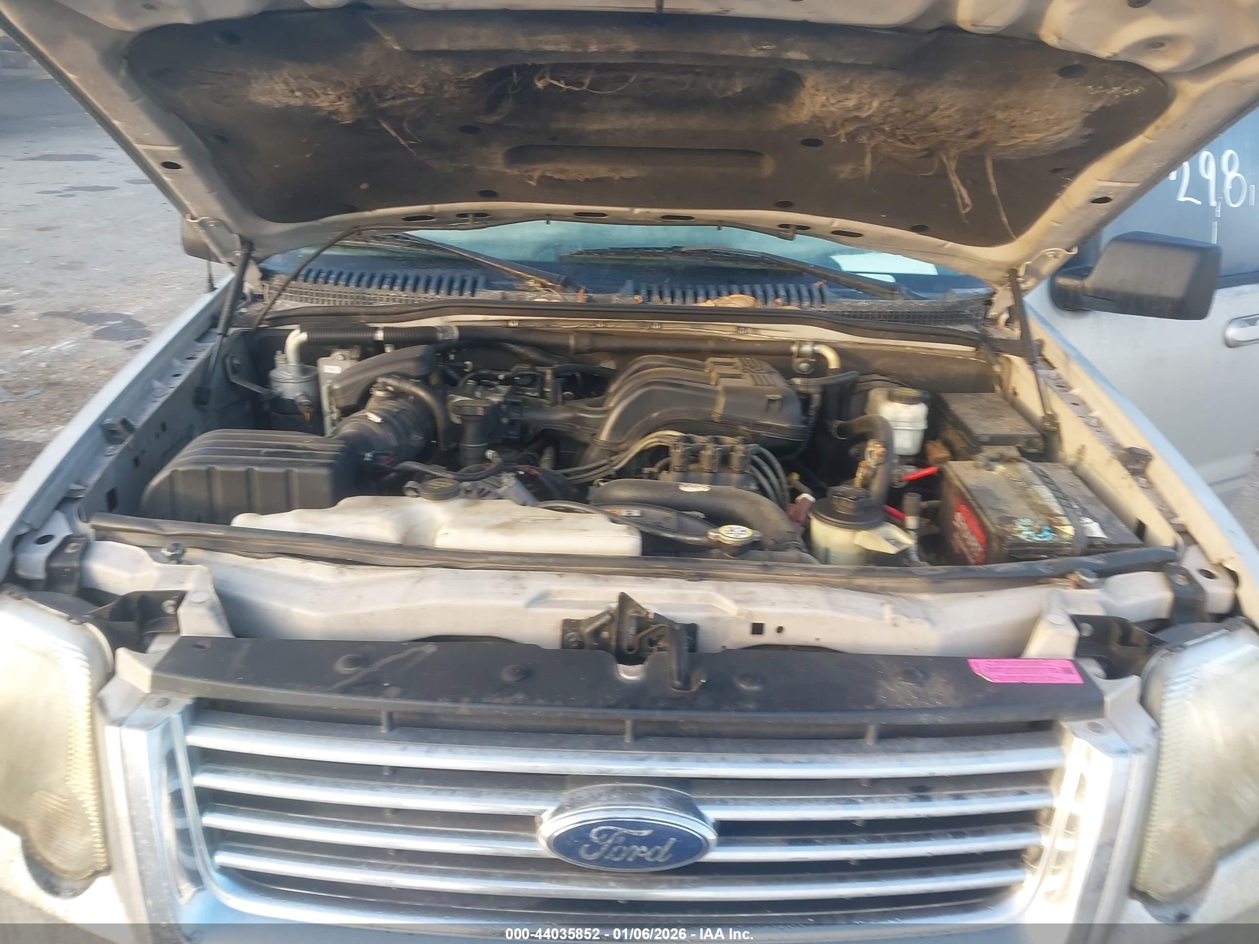 FORD EXPLORER image 10