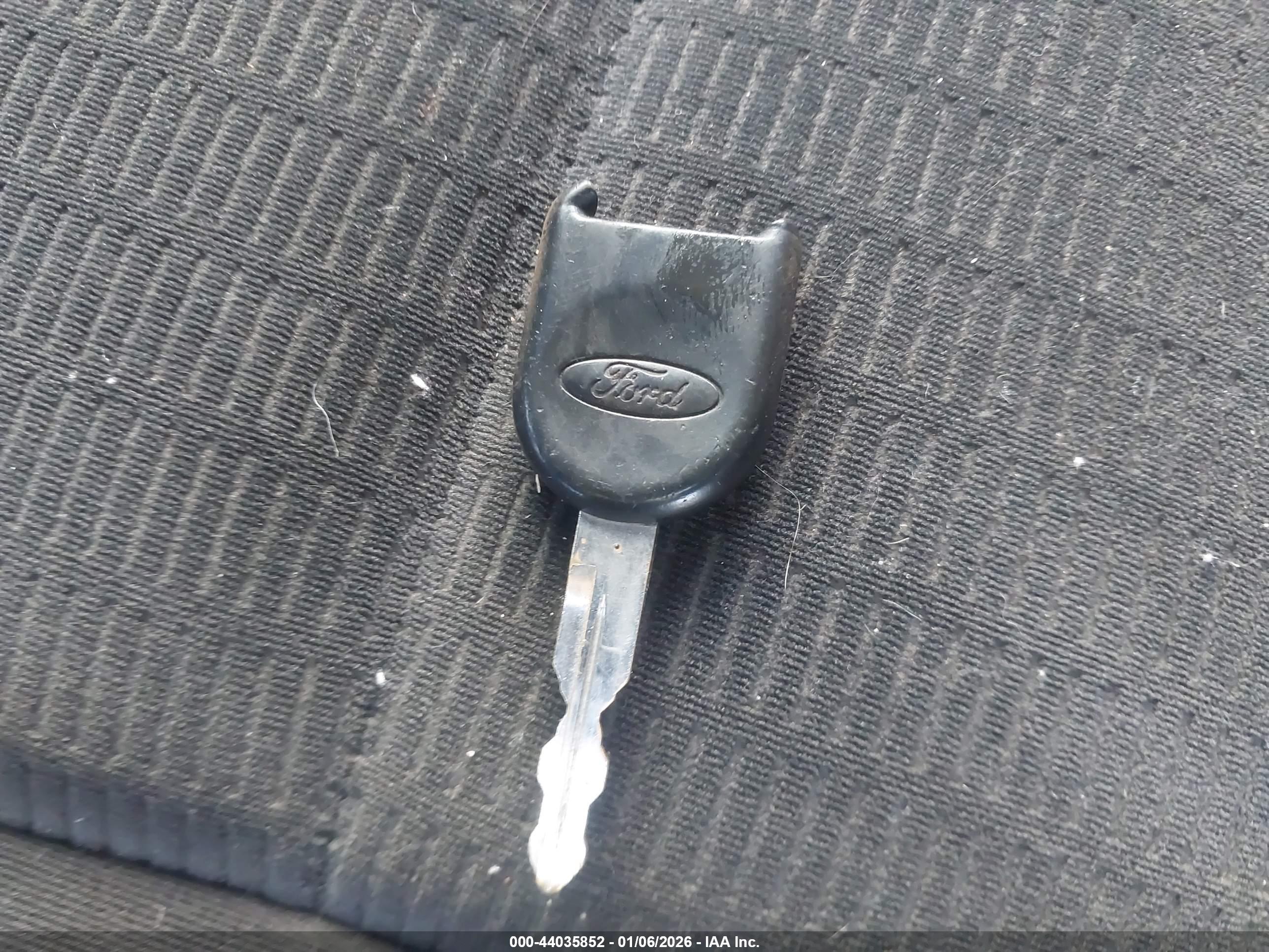 FORD EXPLORER image 11