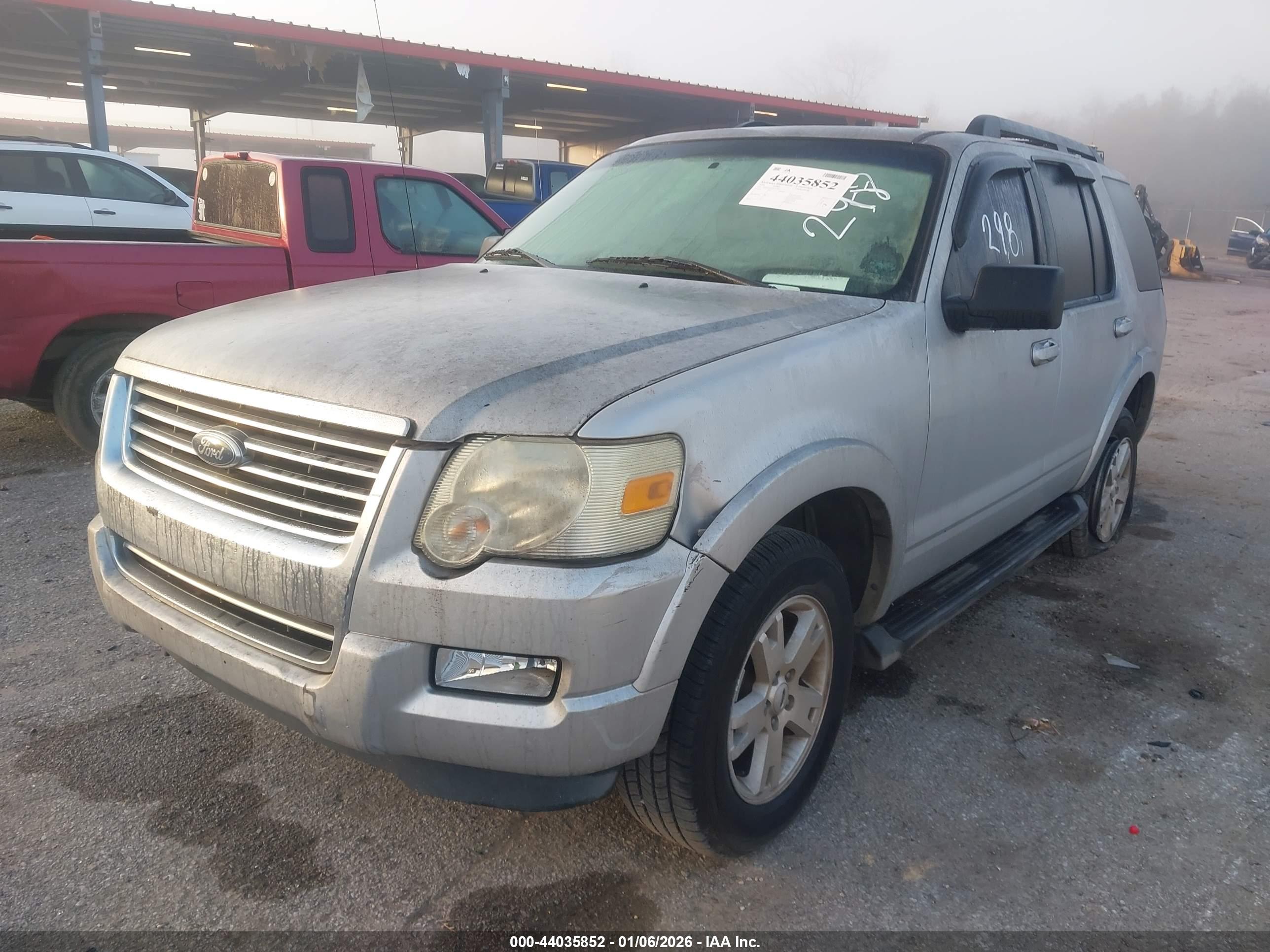 FORD EXPLORER image 2