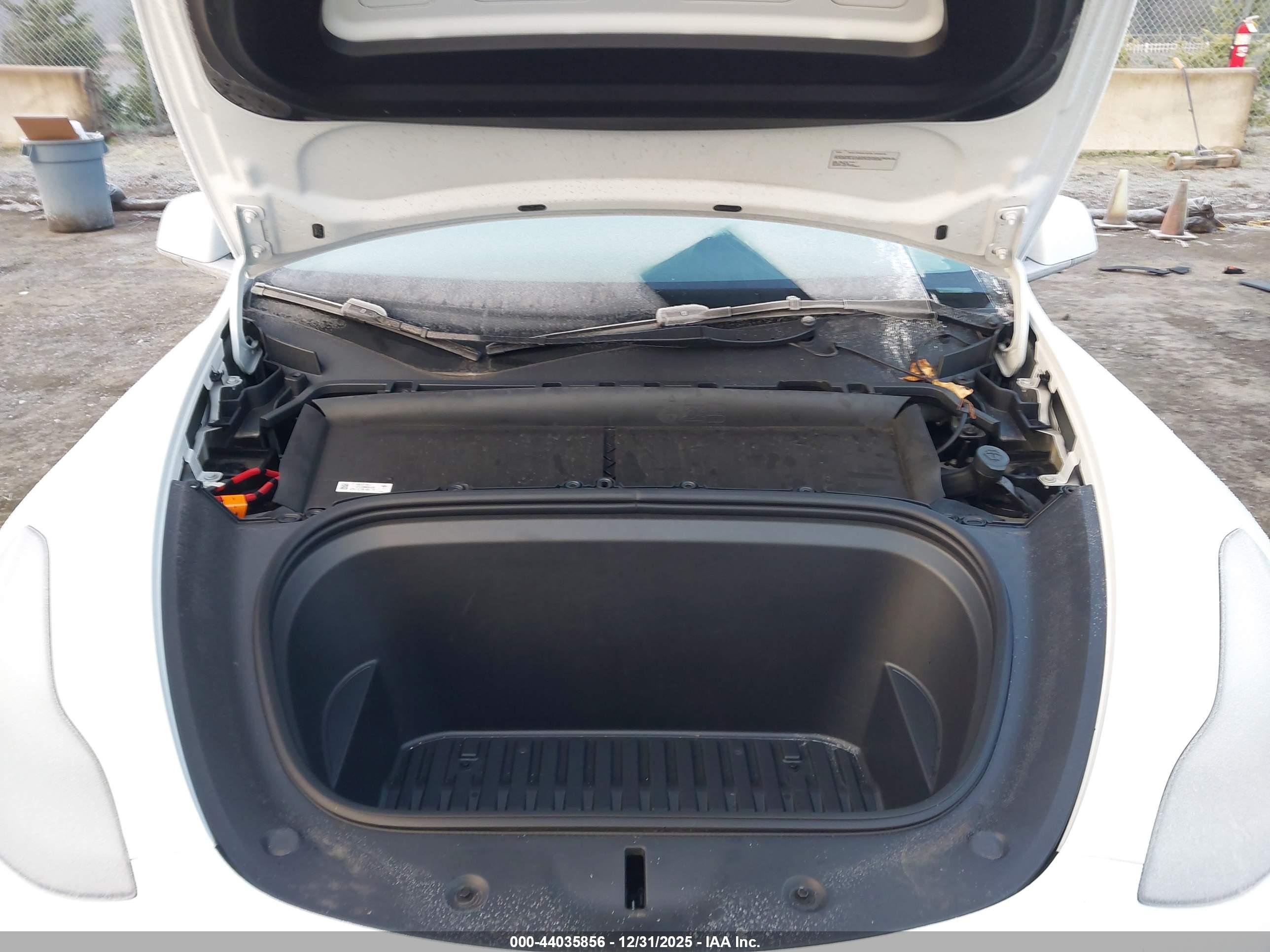 TESLA MODEL image 10