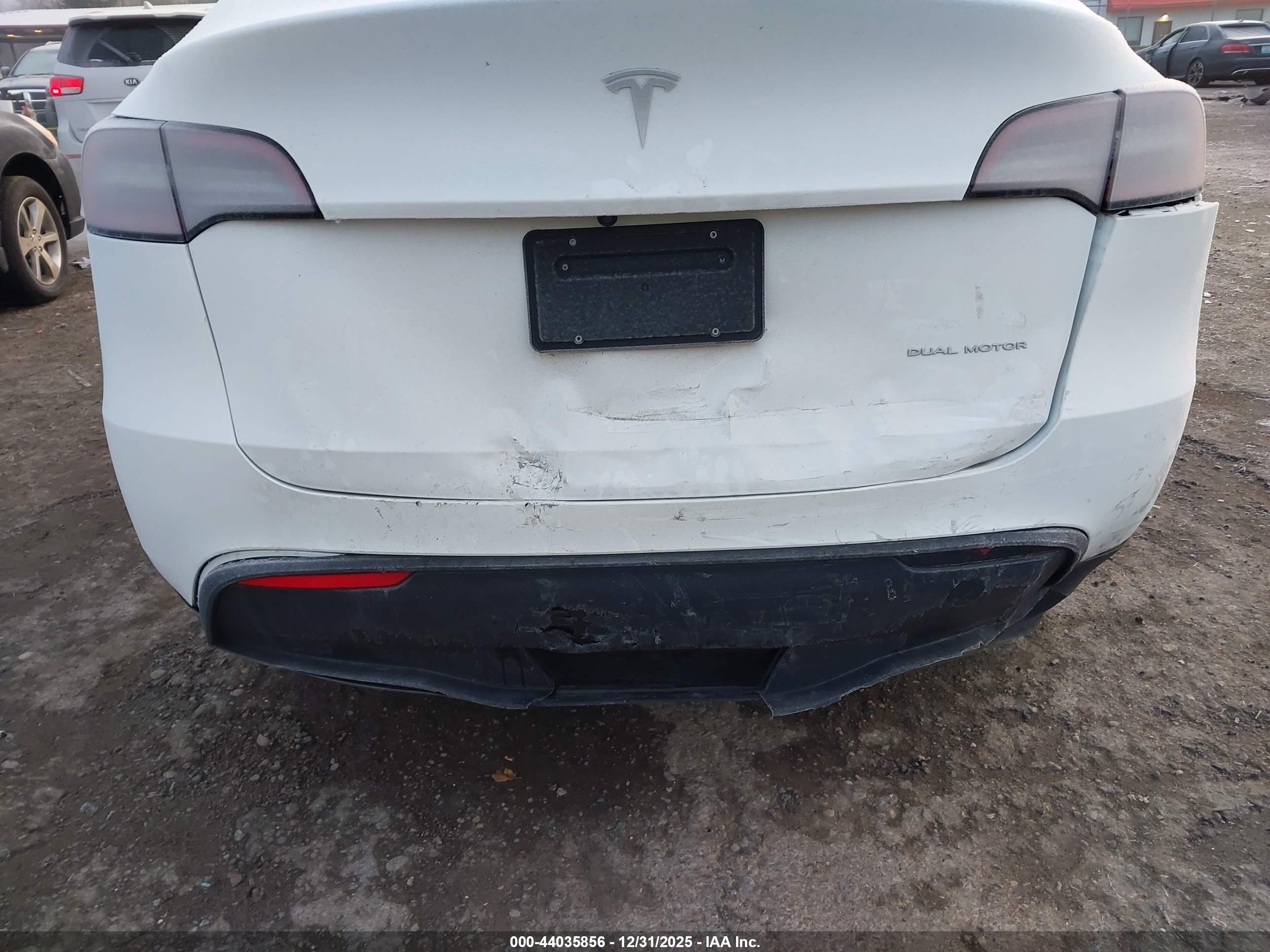 TESLA MODEL image 6