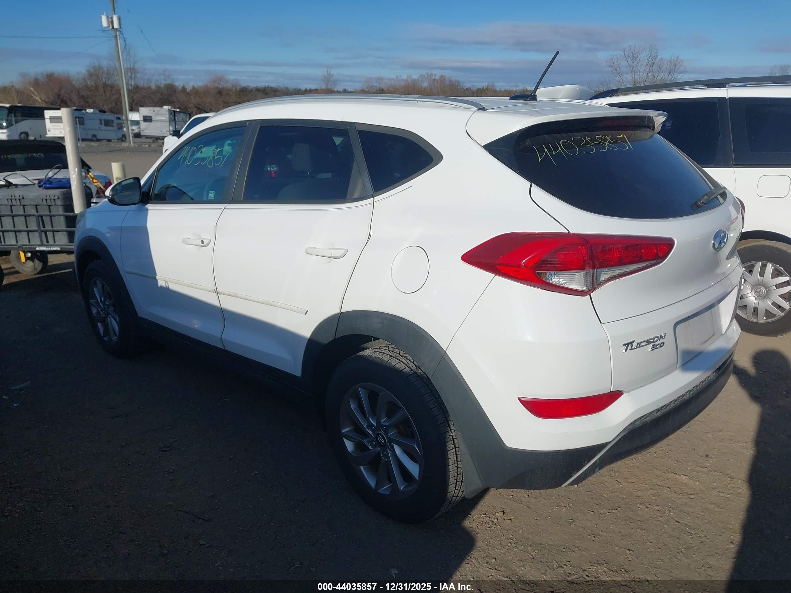 HYUNDAI TUCSON image 3