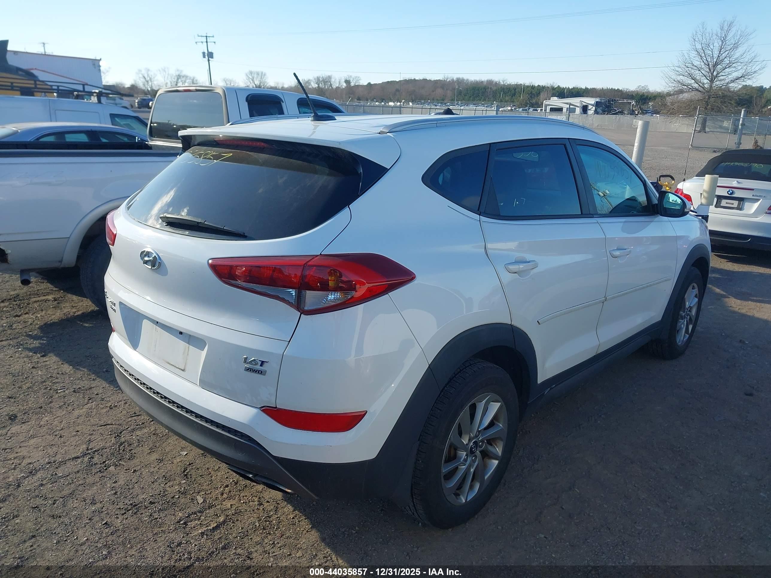 HYUNDAI TUCSON image 4