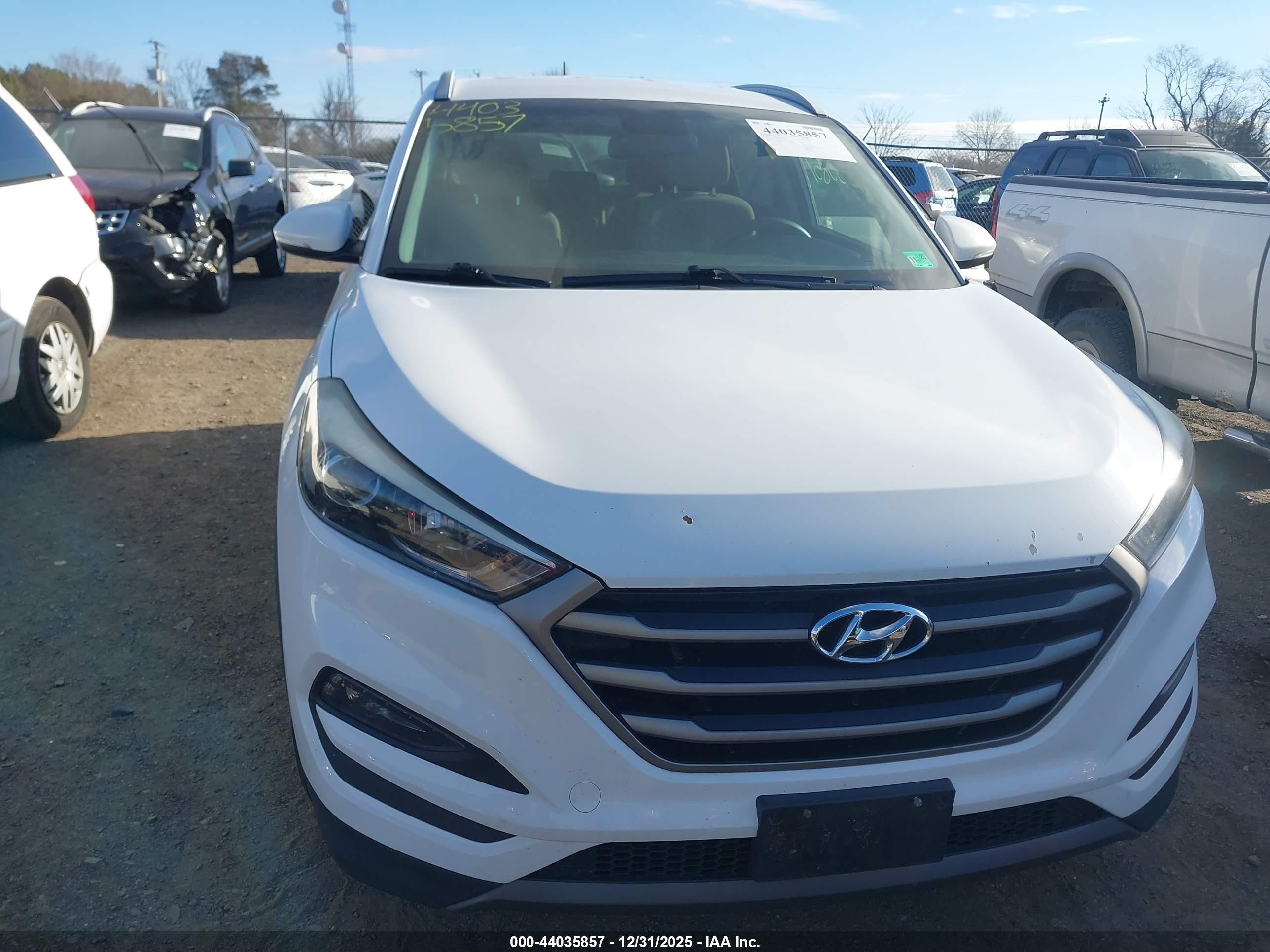 HYUNDAI TUCSON image 6