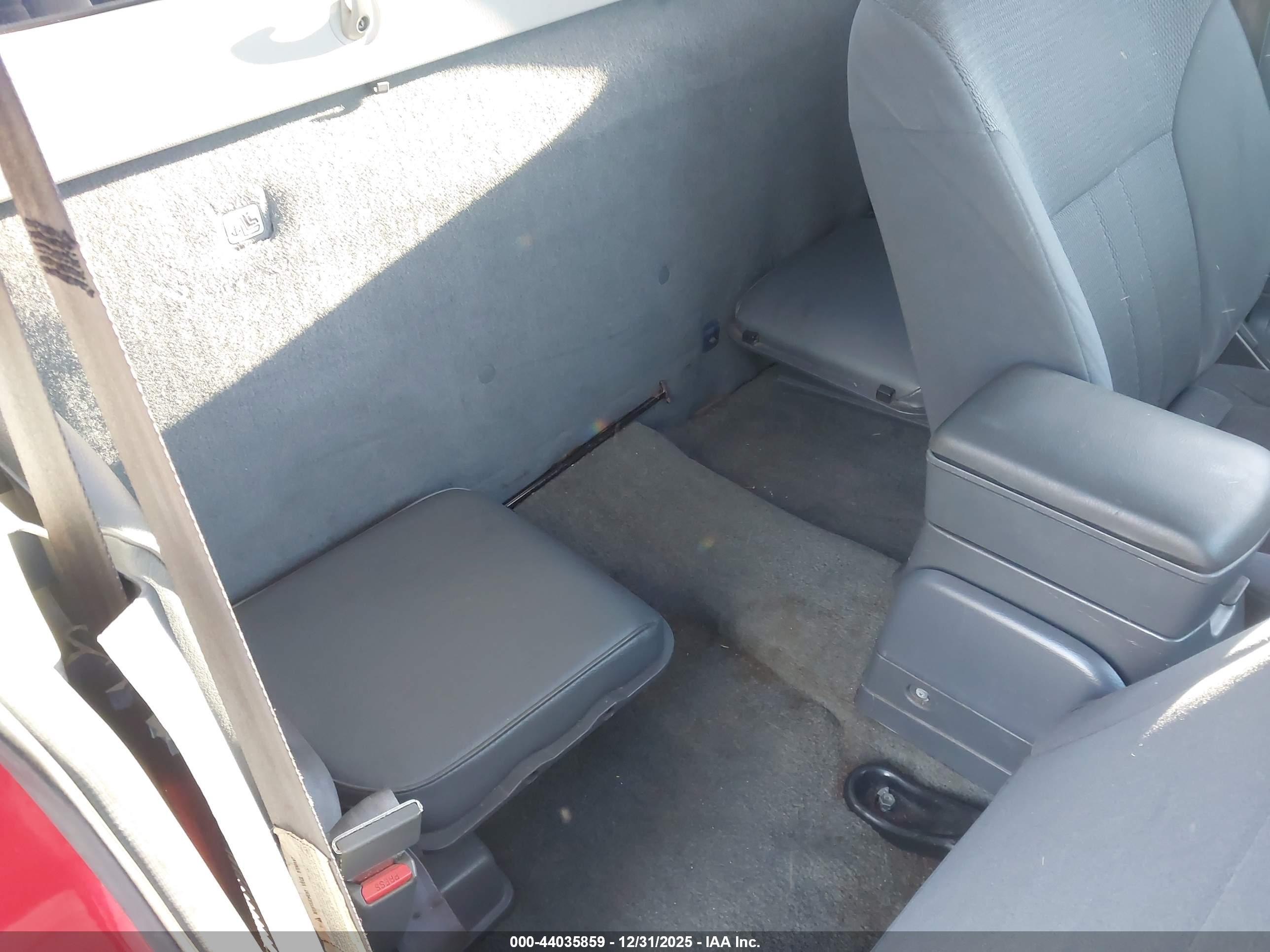 NISSAN FRONTIER image 8
