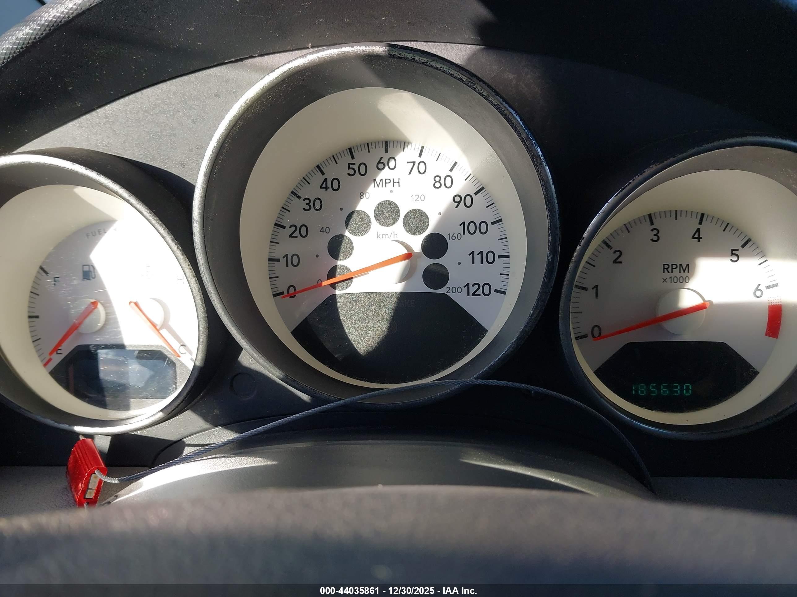 DODGE CALIBER image 7