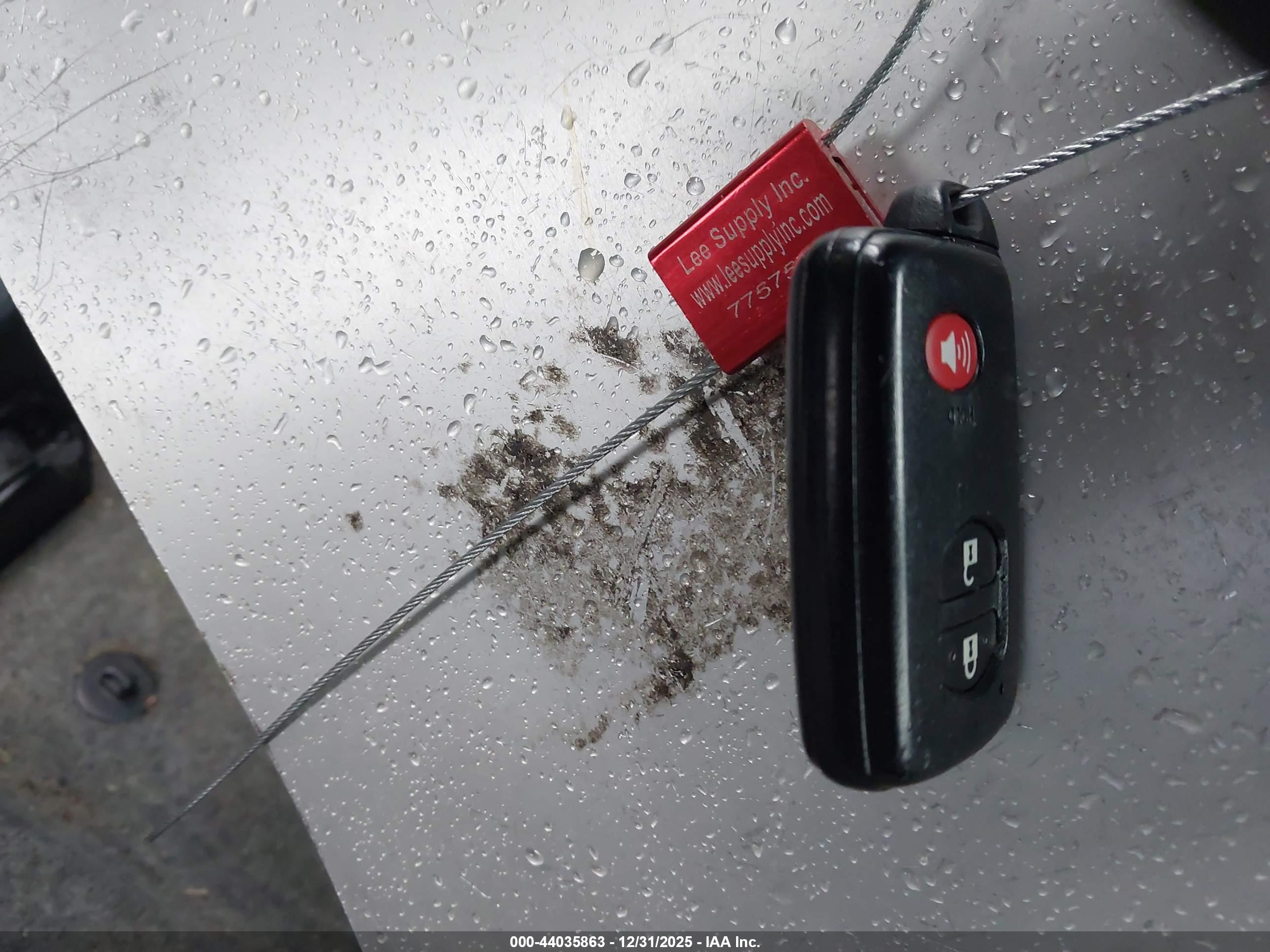 TOYOTA PRIUS image 11
