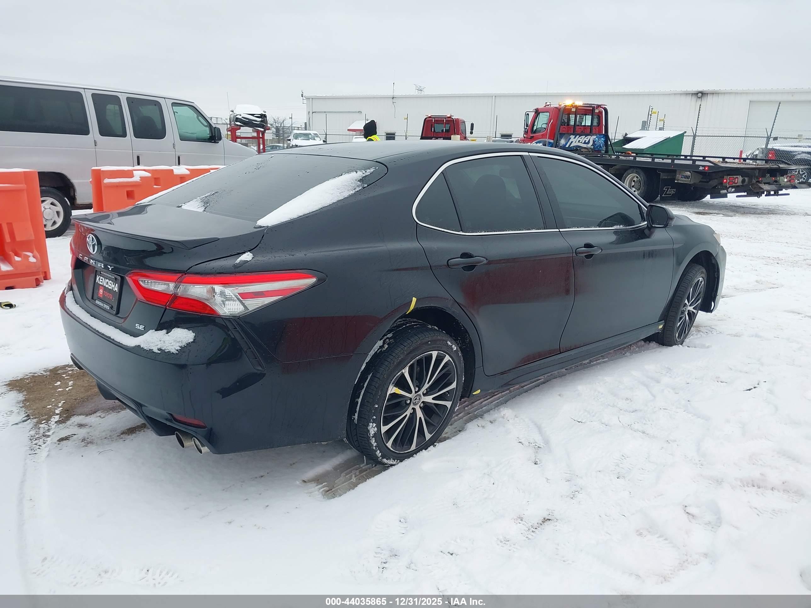 TOYOTA CAMRY image 4