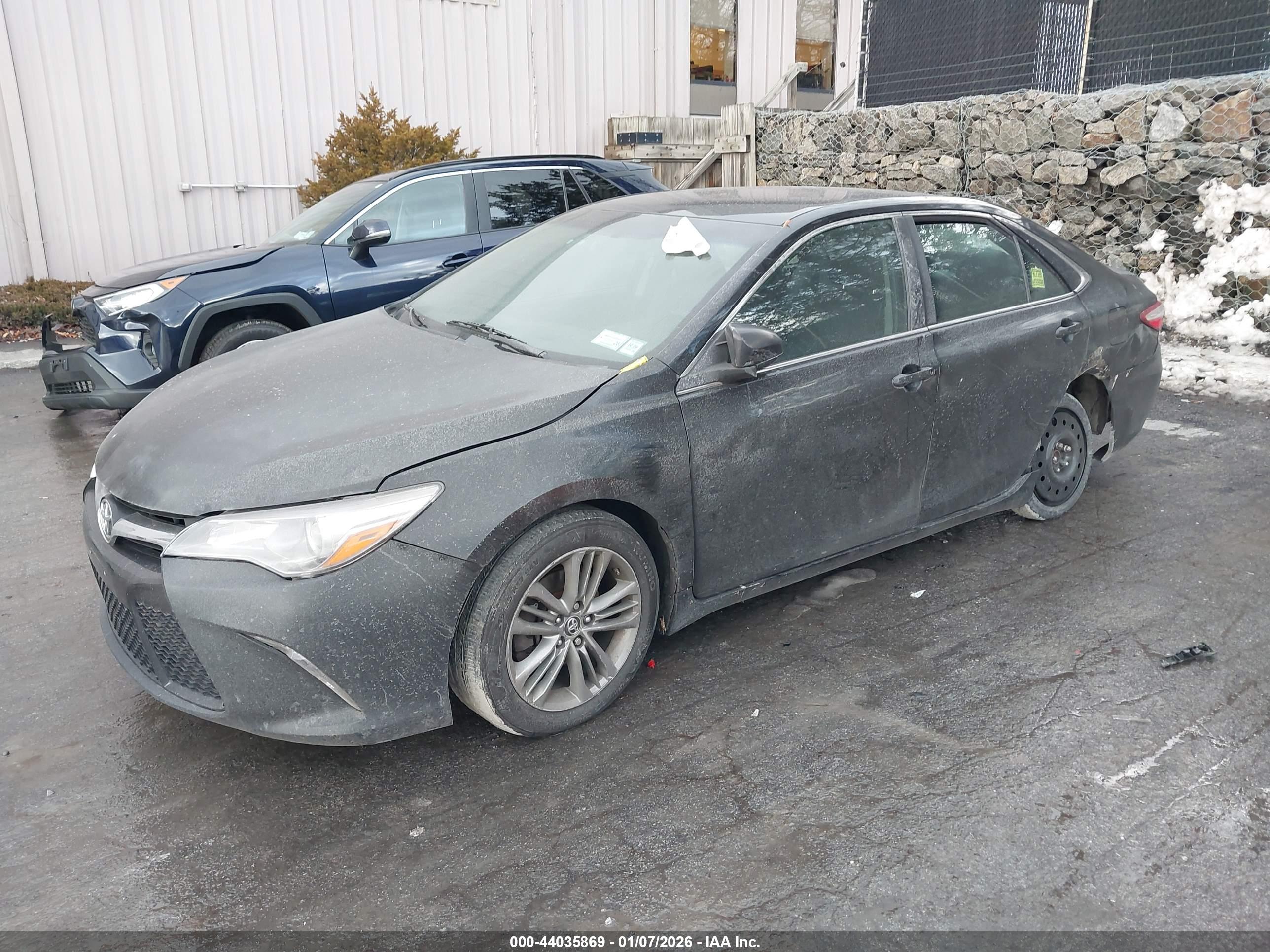 TOYOTA CAMRY image 2