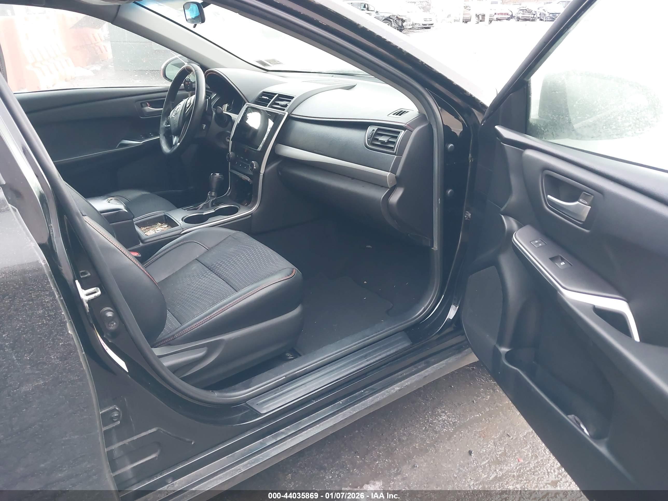 TOYOTA CAMRY image 5