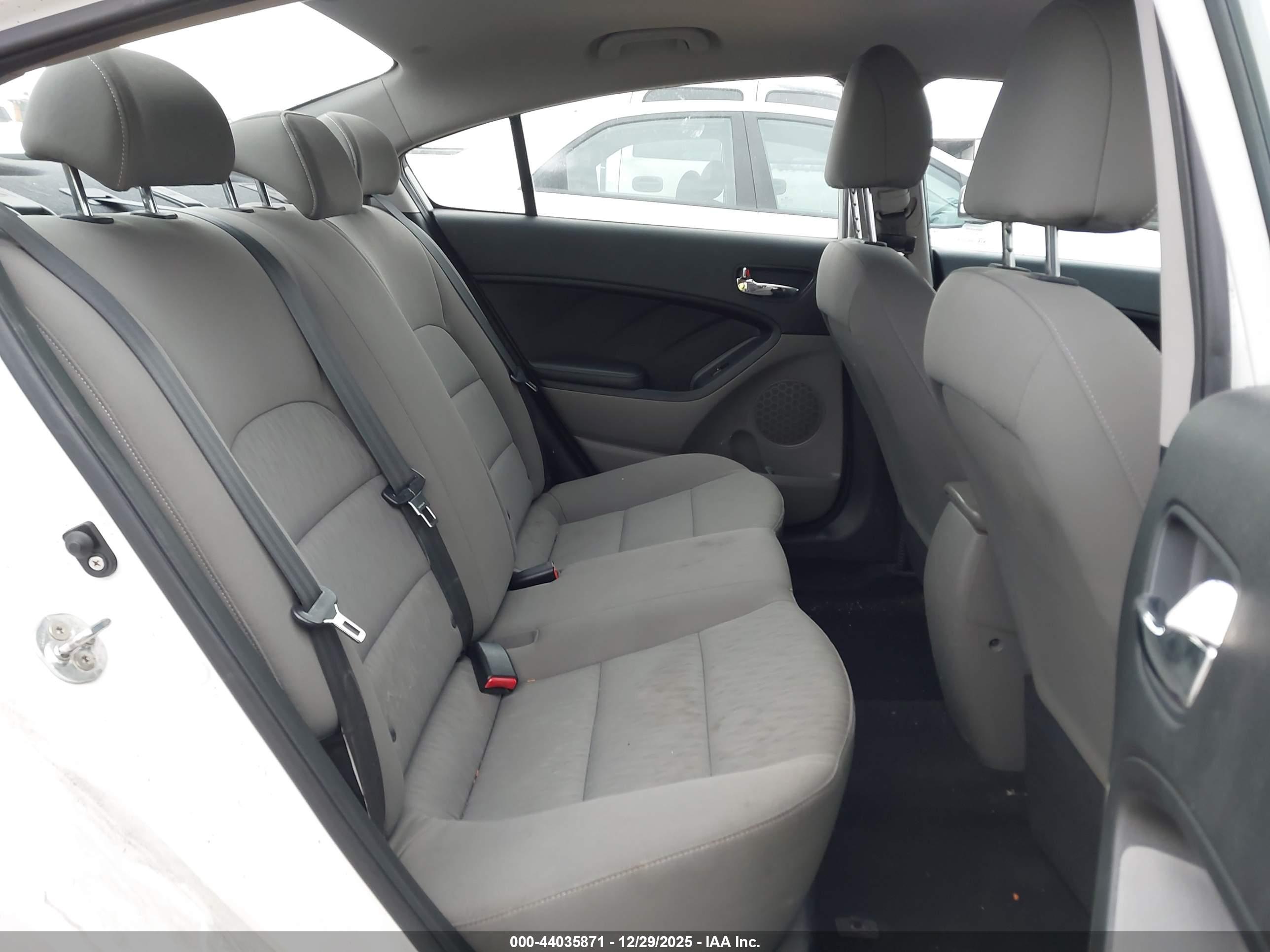 KIA FORTE image 8