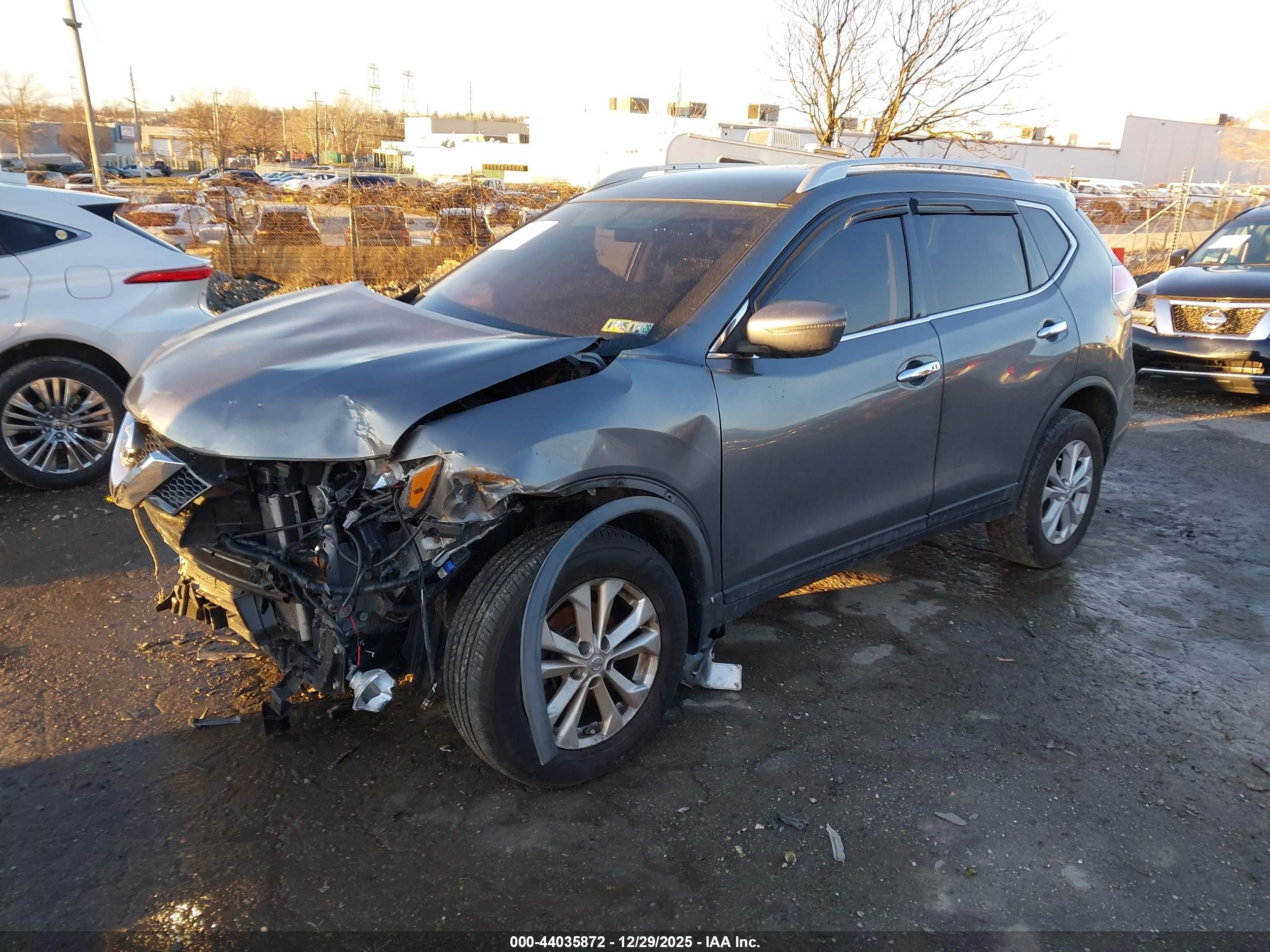 NISSAN ROGUE image 2