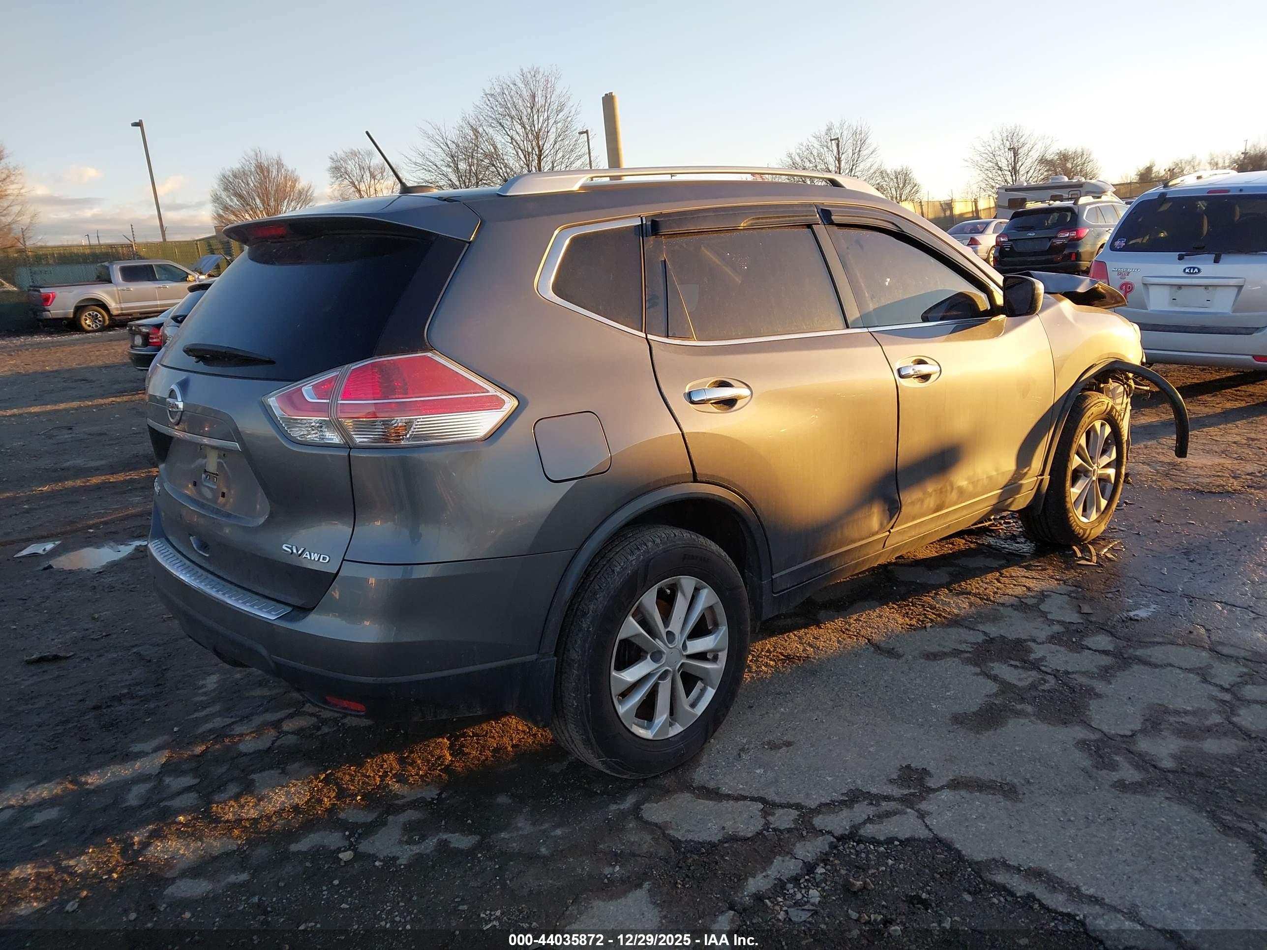 NISSAN ROGUE image 4