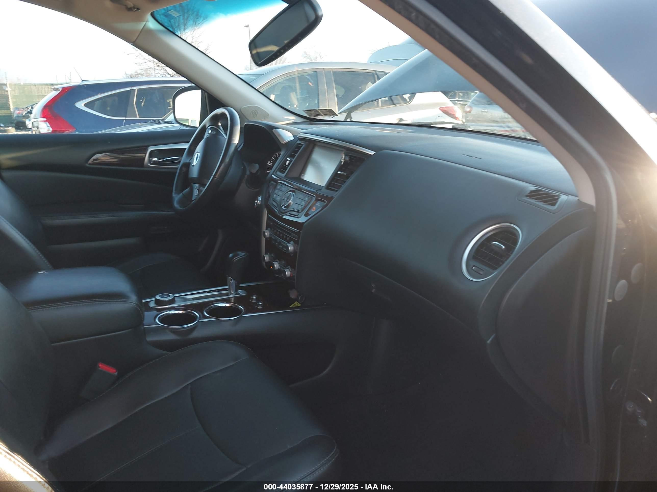 NISSAN PATHFINDER image 5