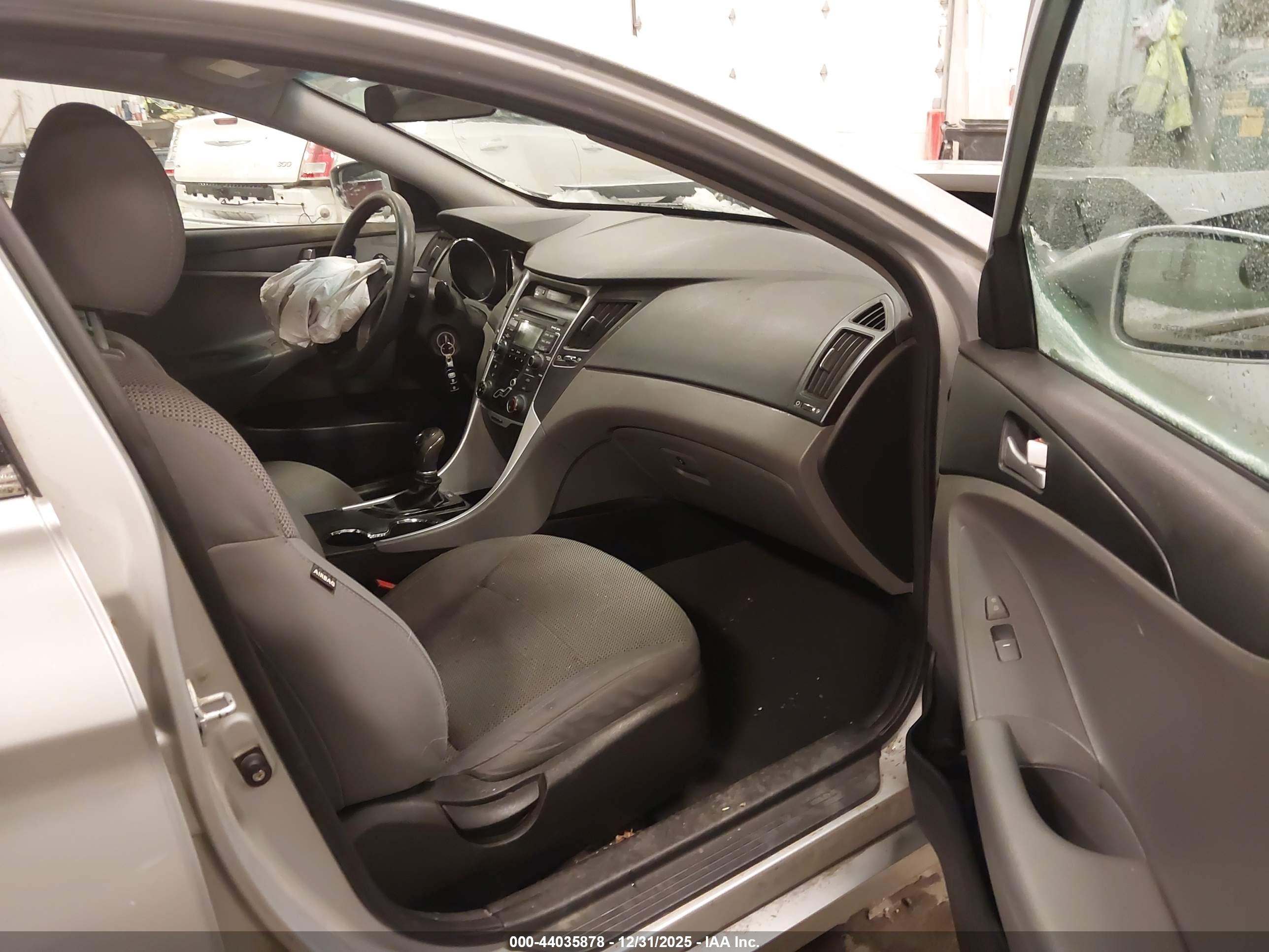 HYUNDAI SONATA image 5