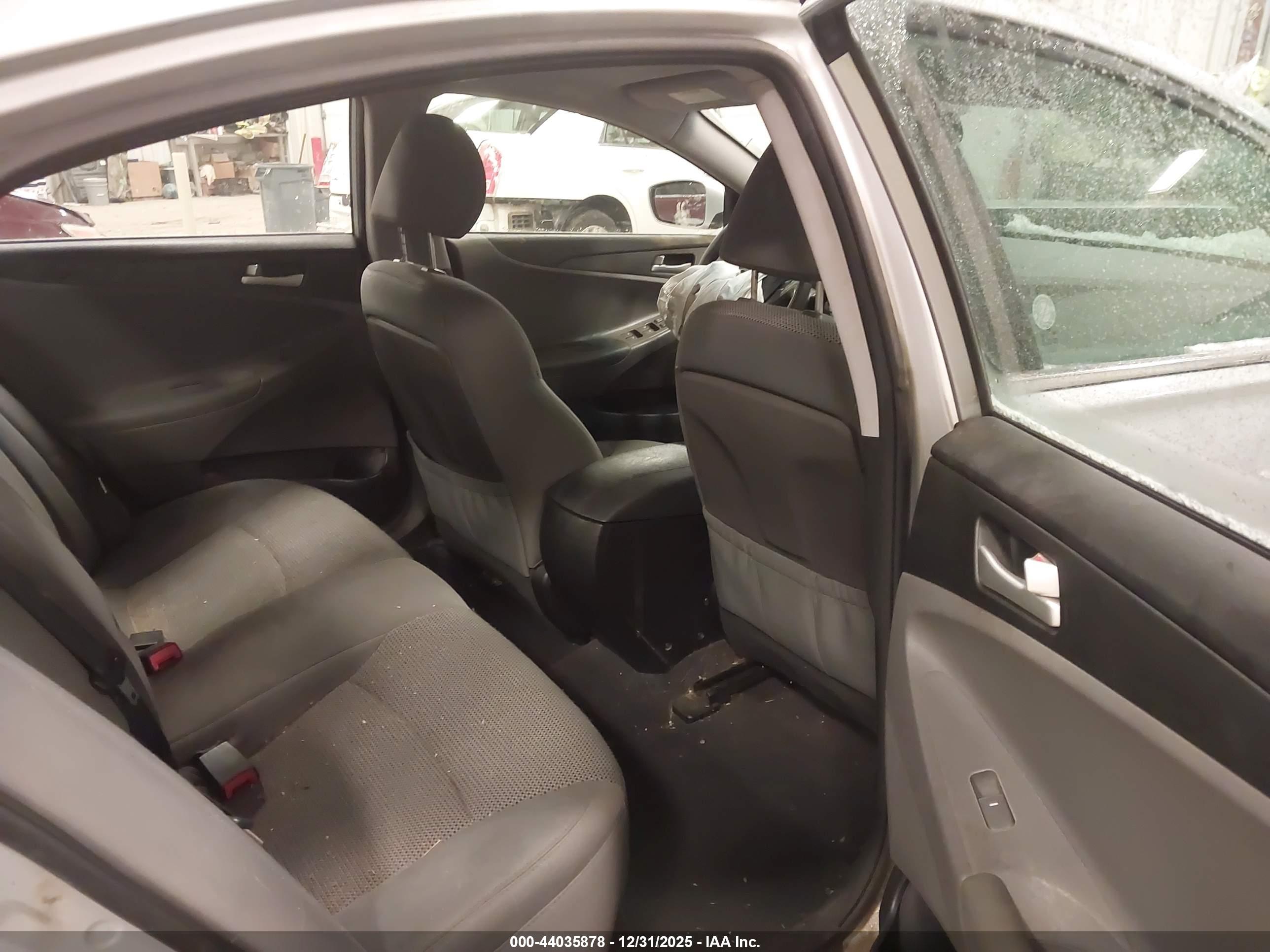 HYUNDAI SONATA image 8