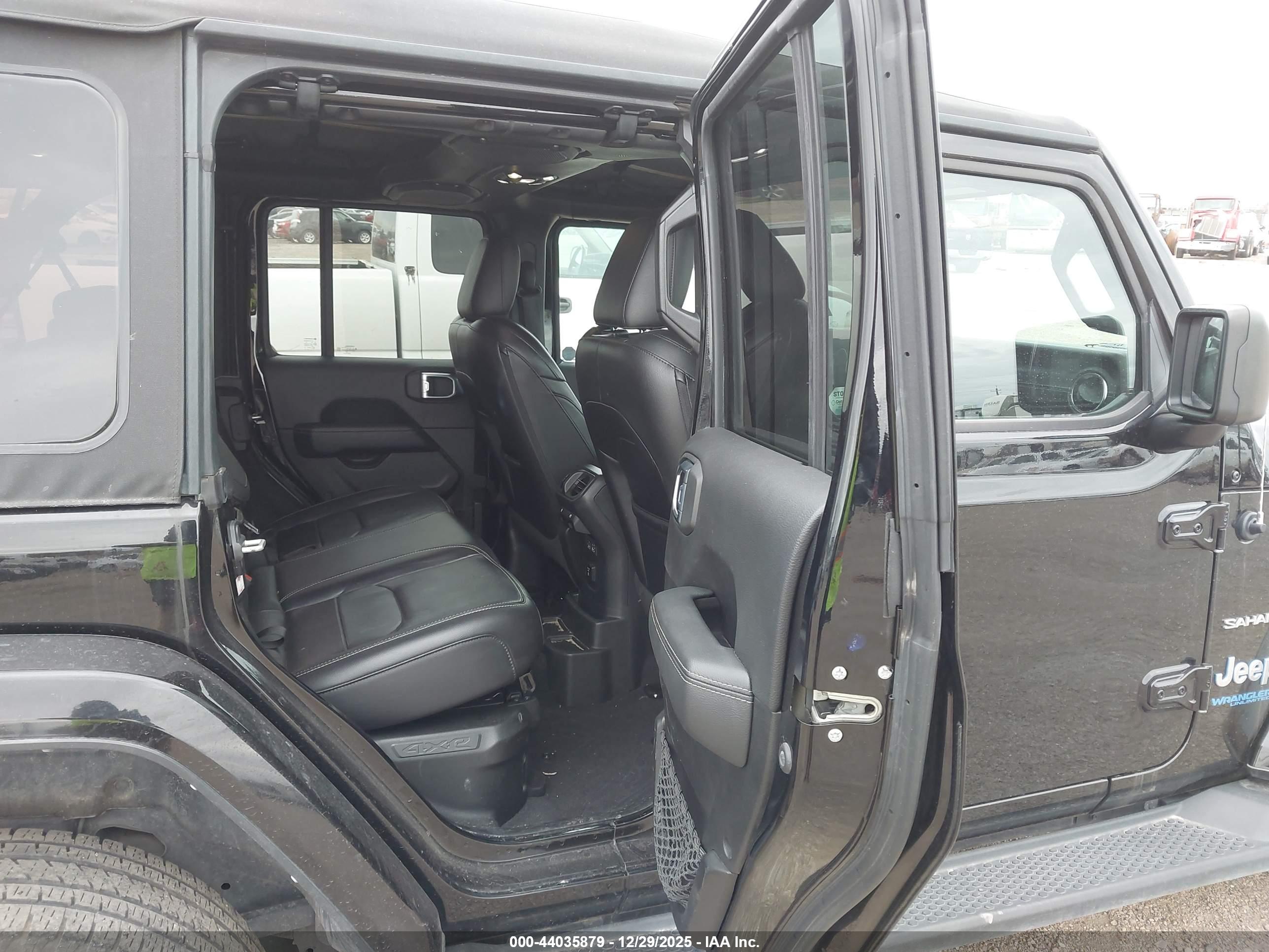 JEEP WRANGLER image 8