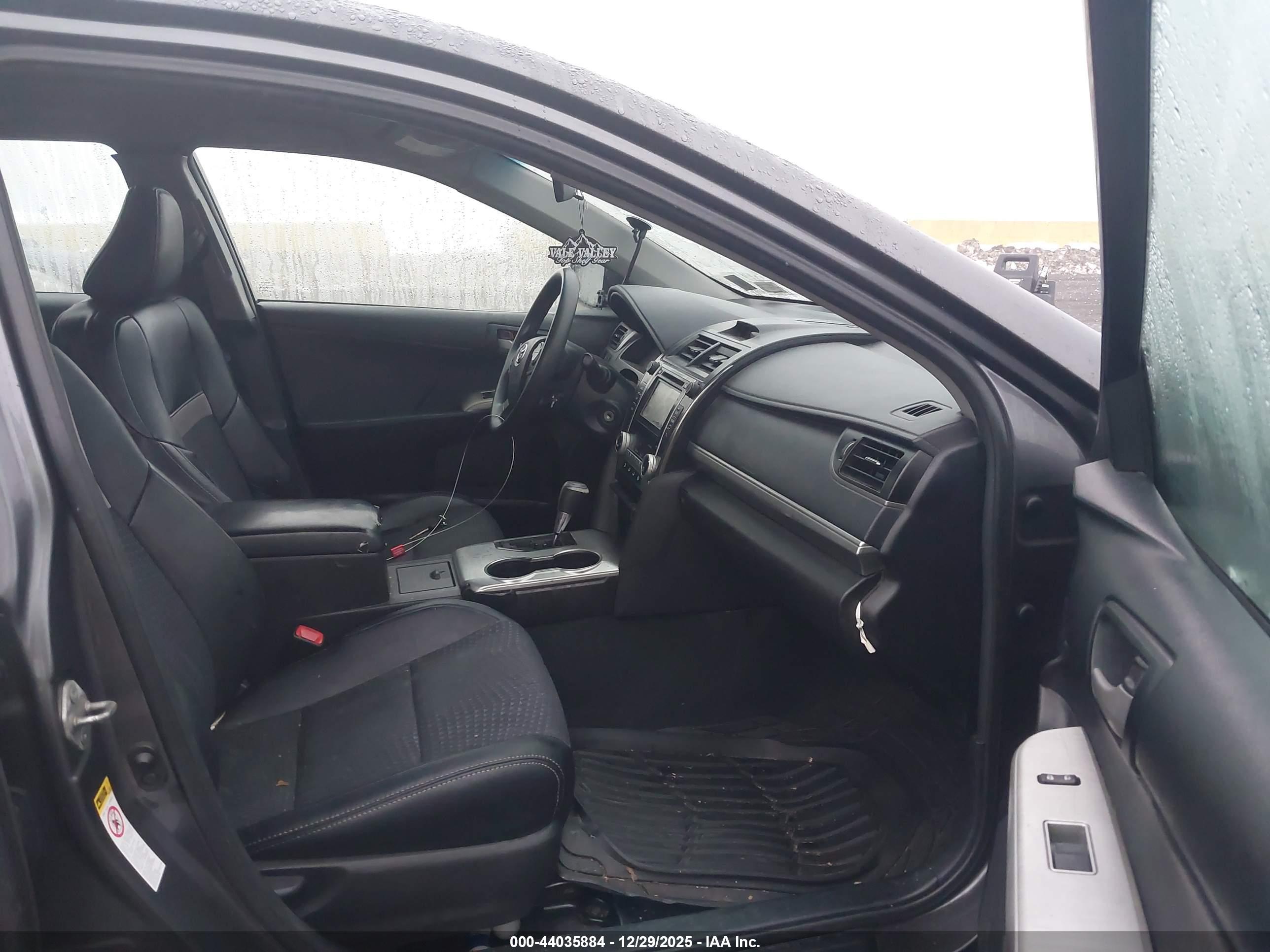 TOYOTA CAMRY image 5