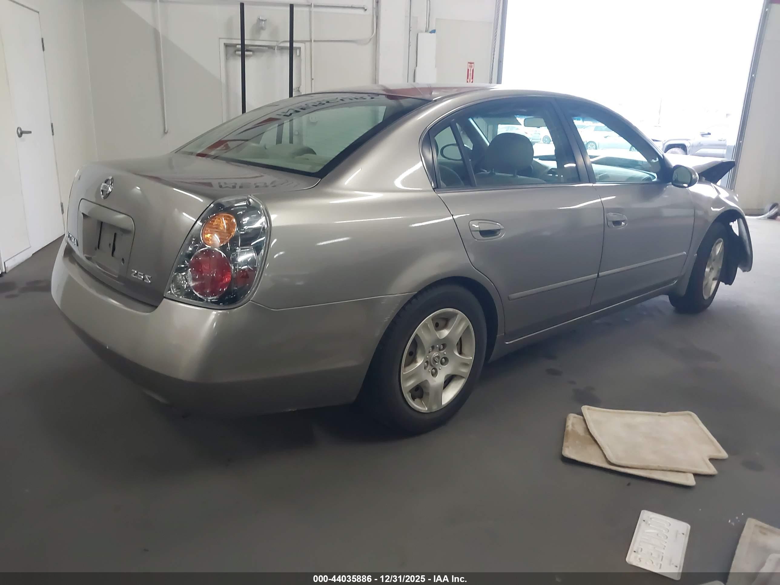 NISSAN ALTIMA image 4