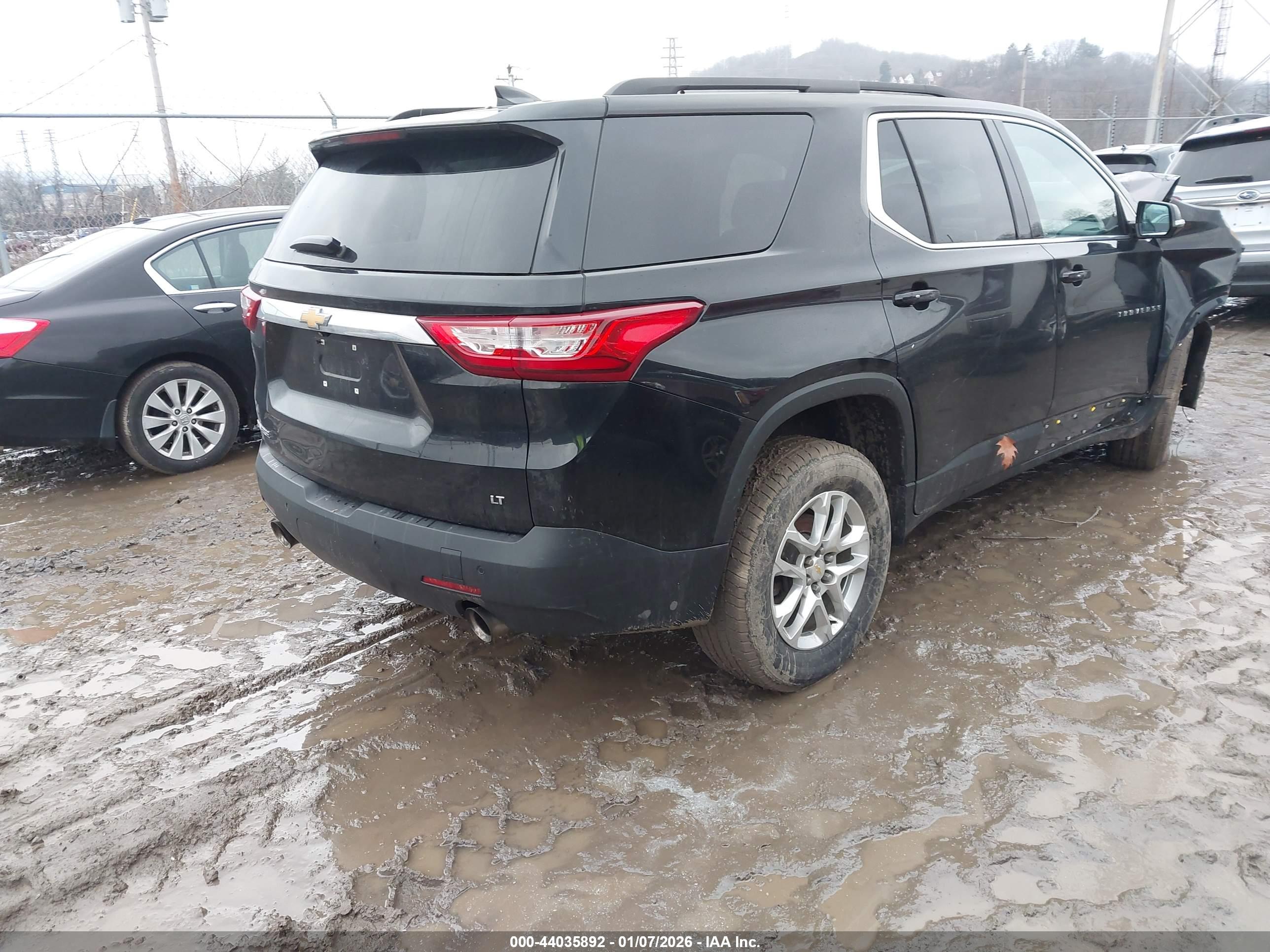 CHEVROLET TRAVERSE image 4