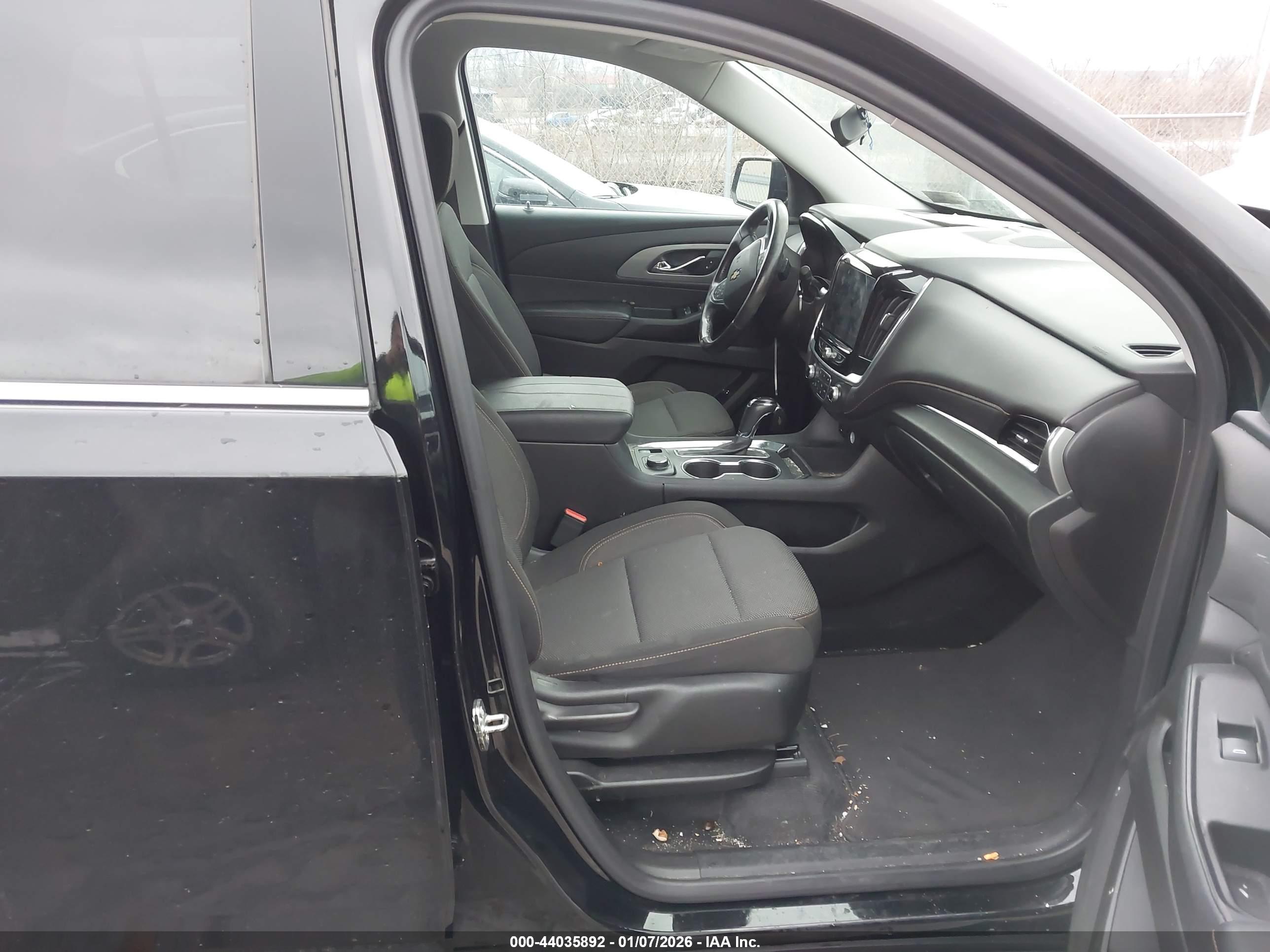 CHEVROLET TRAVERSE image 5
