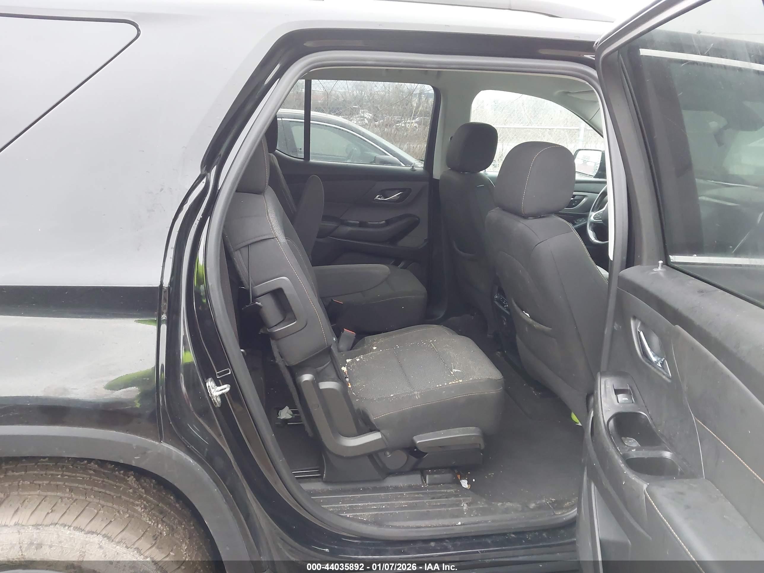 CHEVROLET TRAVERSE image 8