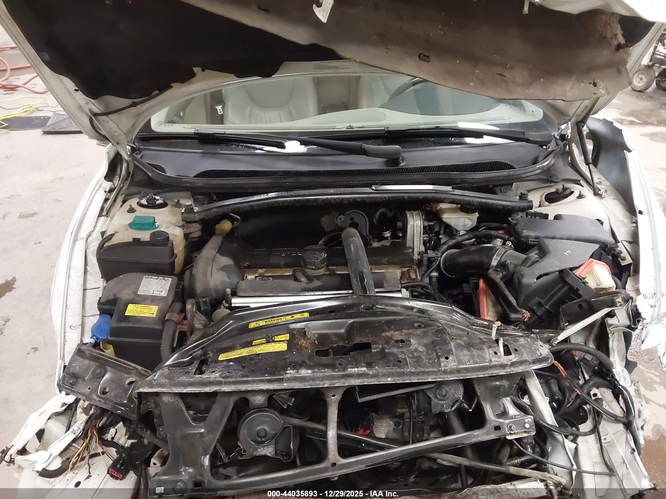 VOLVO S60 image 10