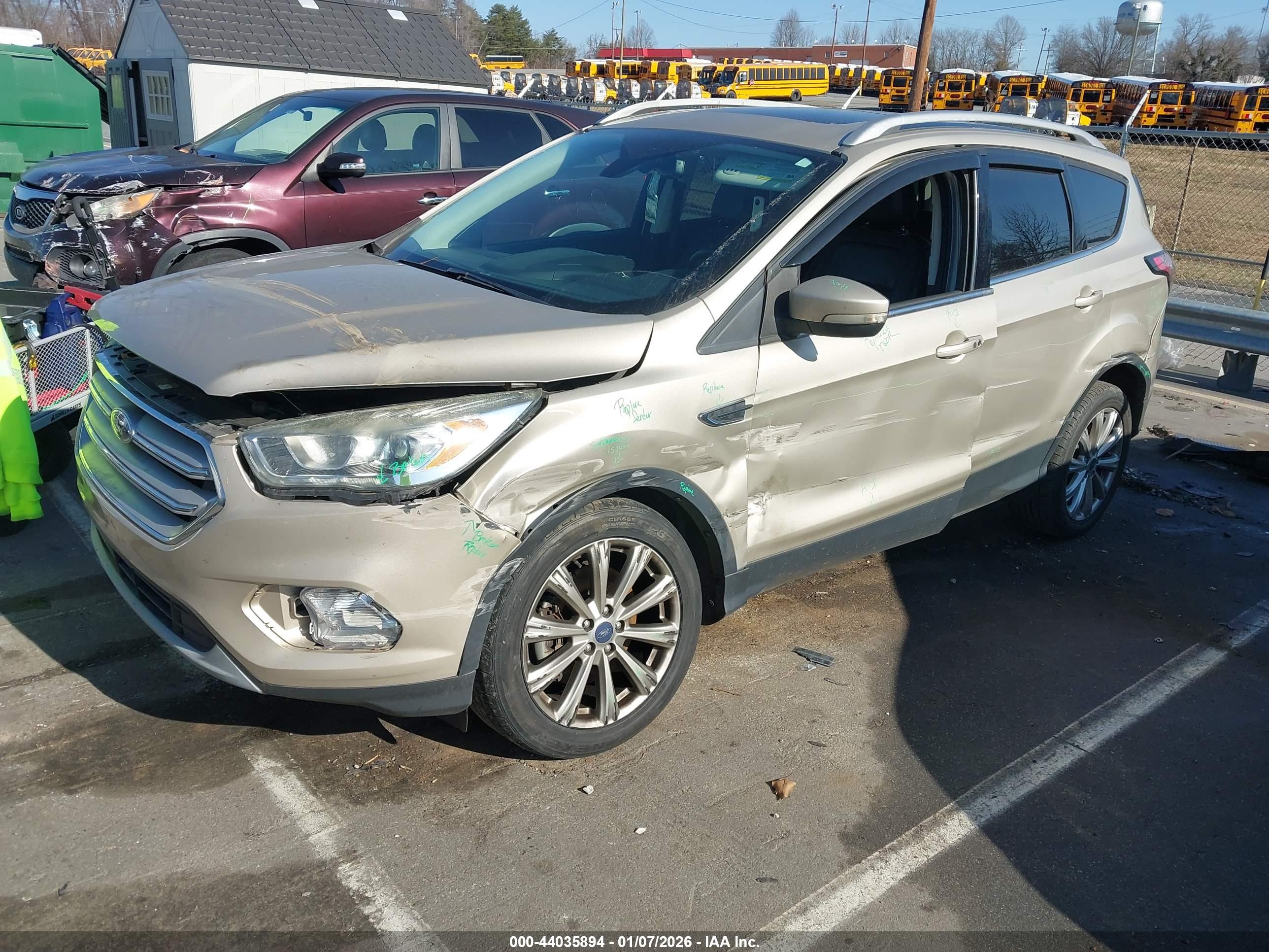 FORD ESCAPE image 2