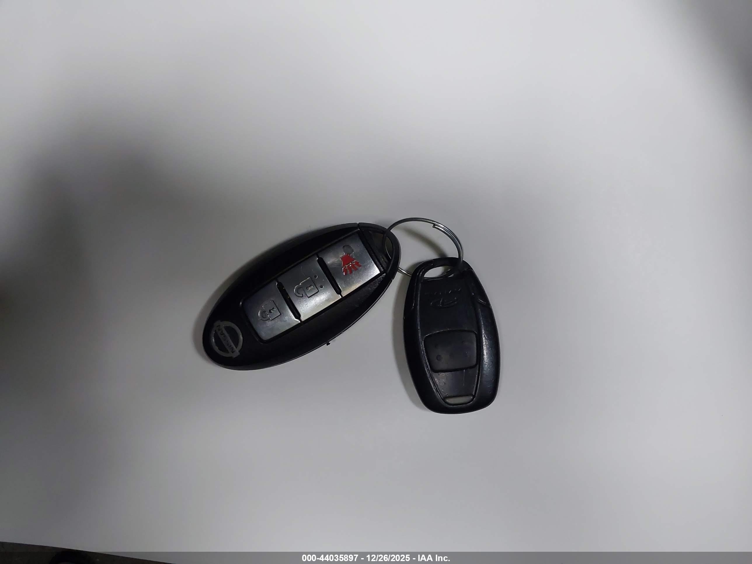 NISSAN ROGUE image 11