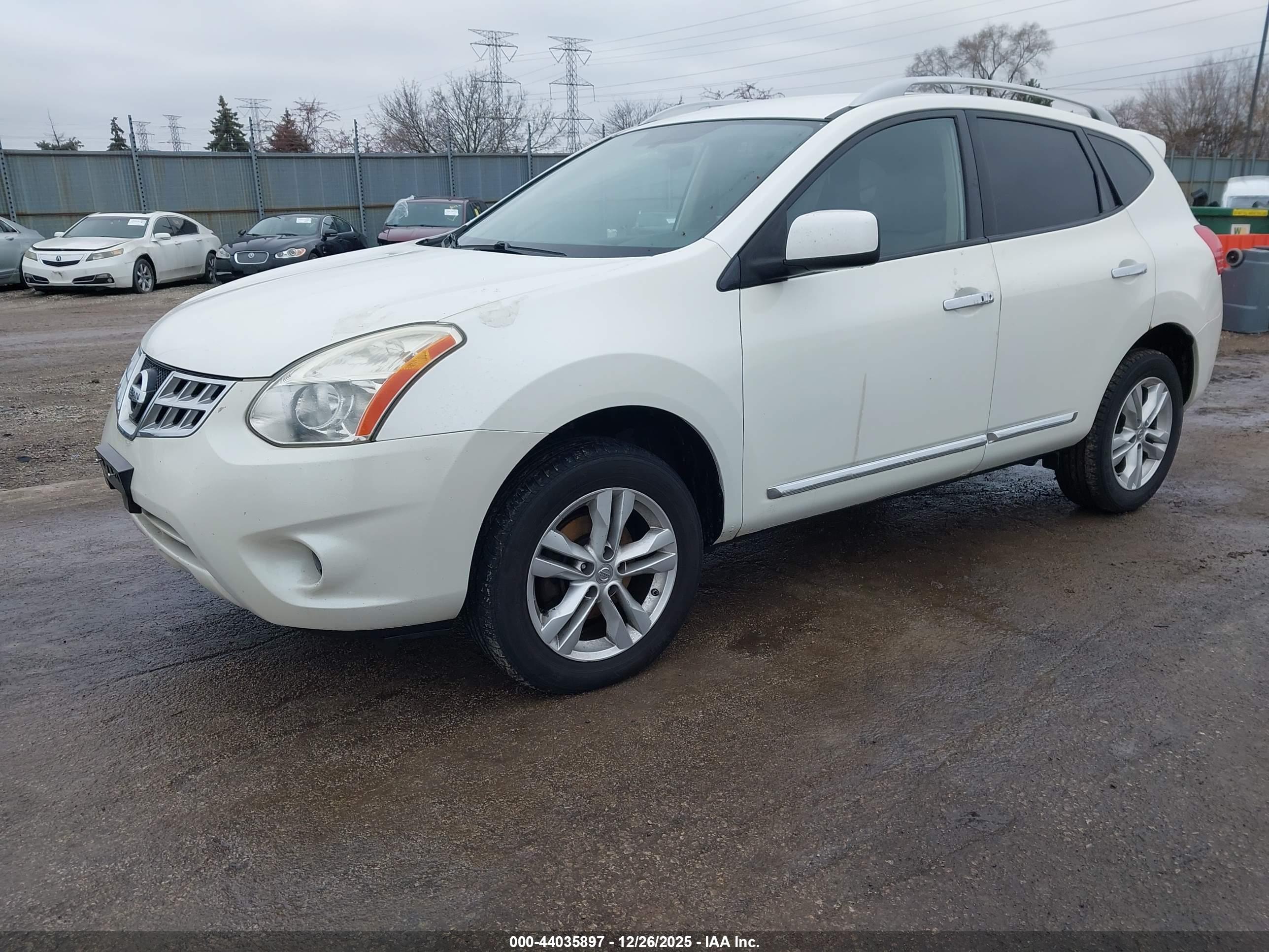 NISSAN ROGUE image 2