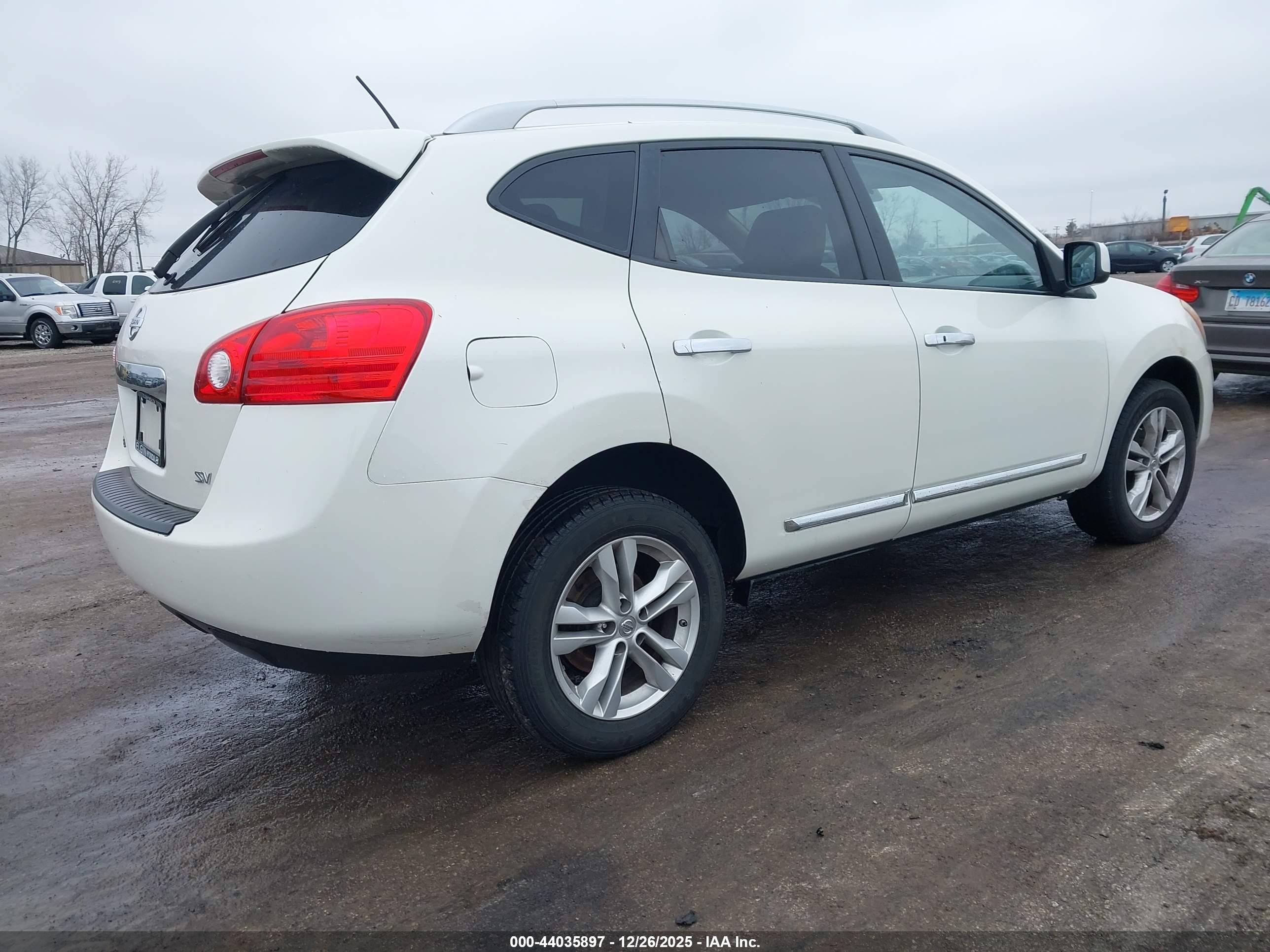 NISSAN ROGUE image 4