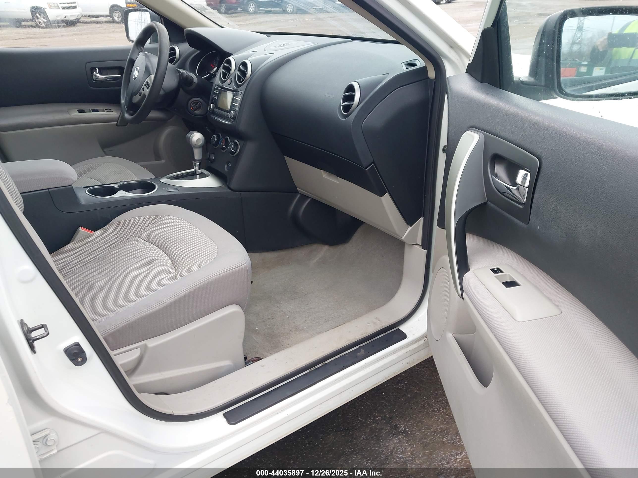 NISSAN ROGUE image 5