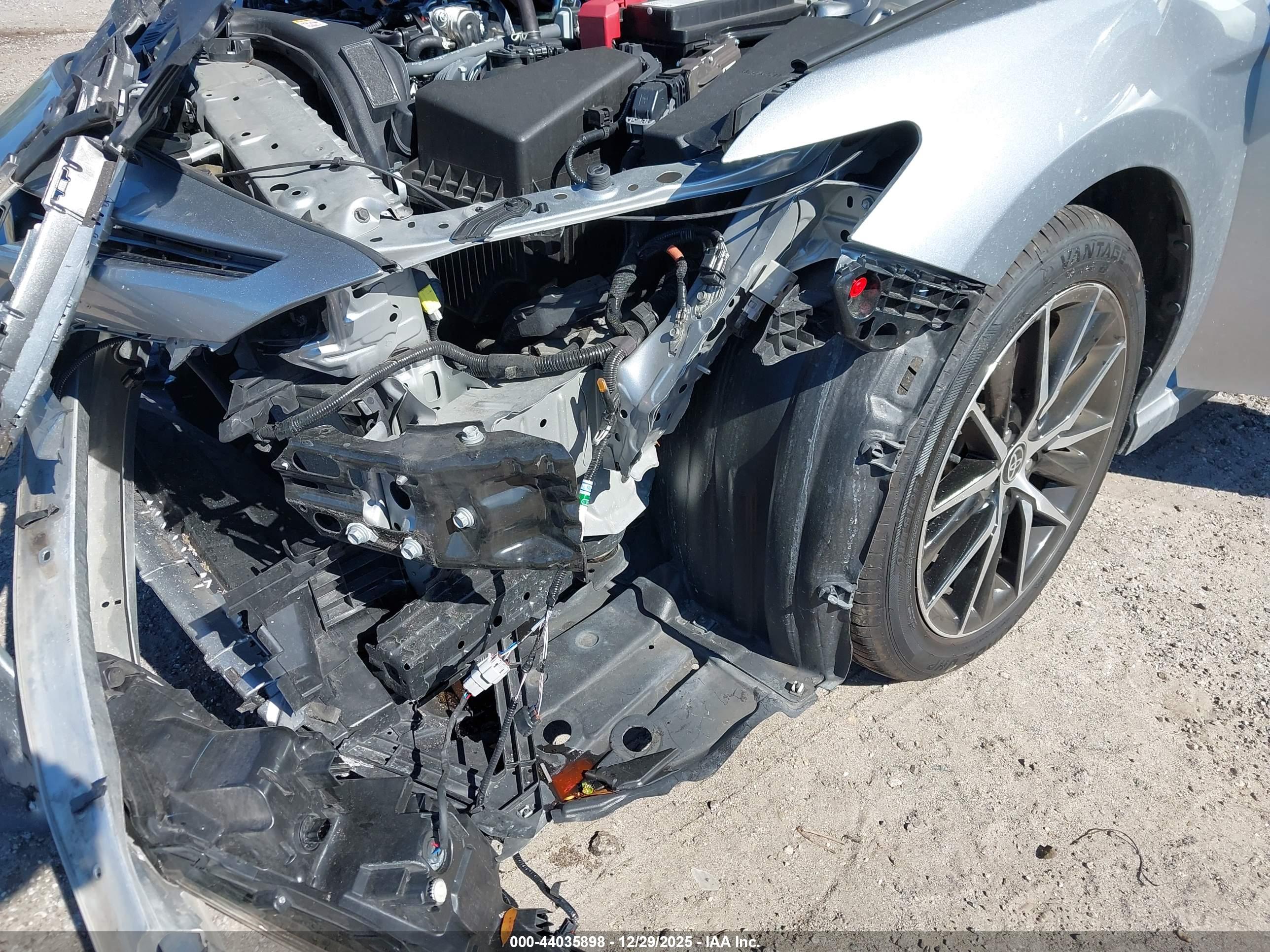 TOYOTA CAMRY image 6