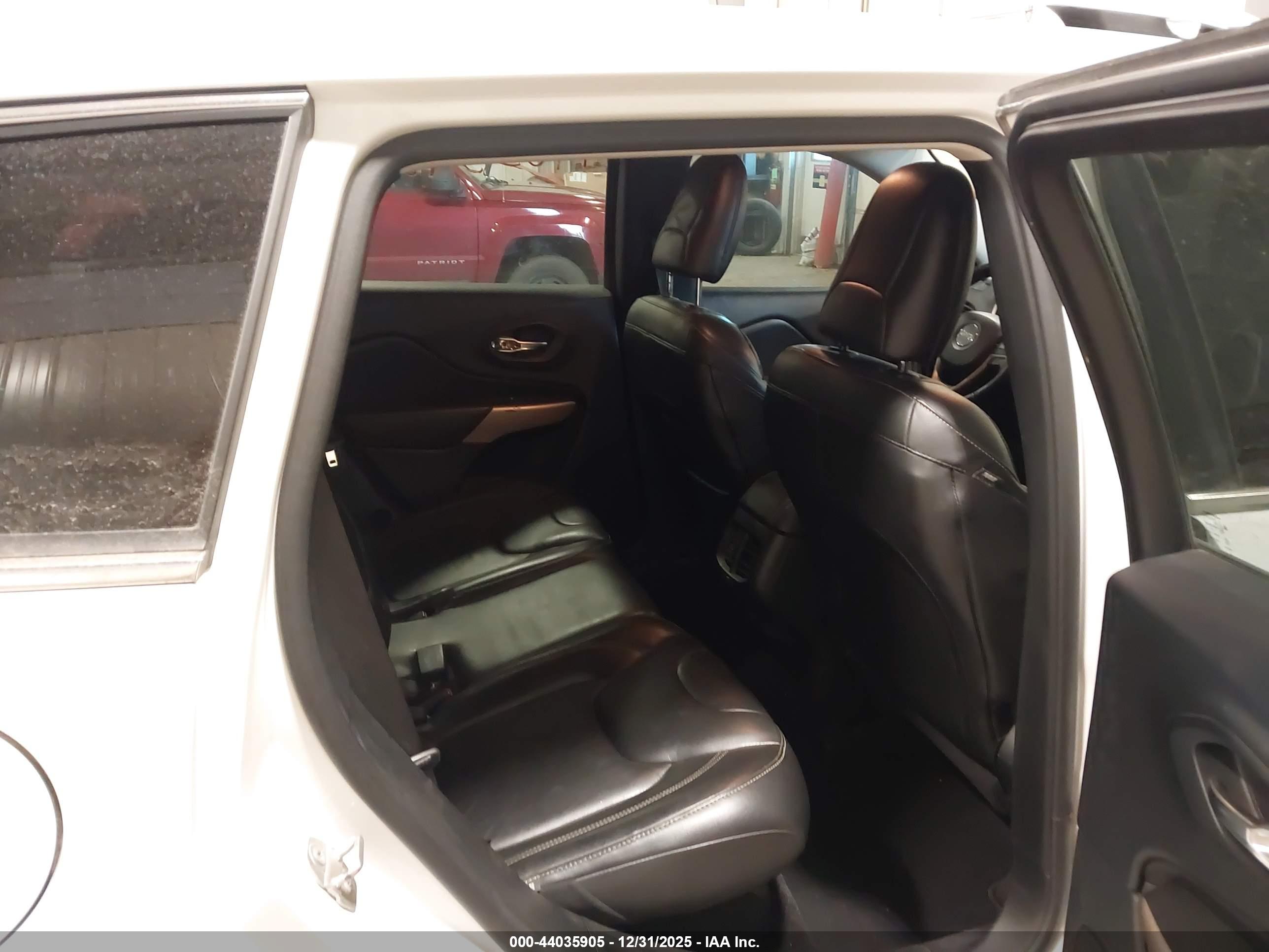 JEEP CHEROKEE image 8