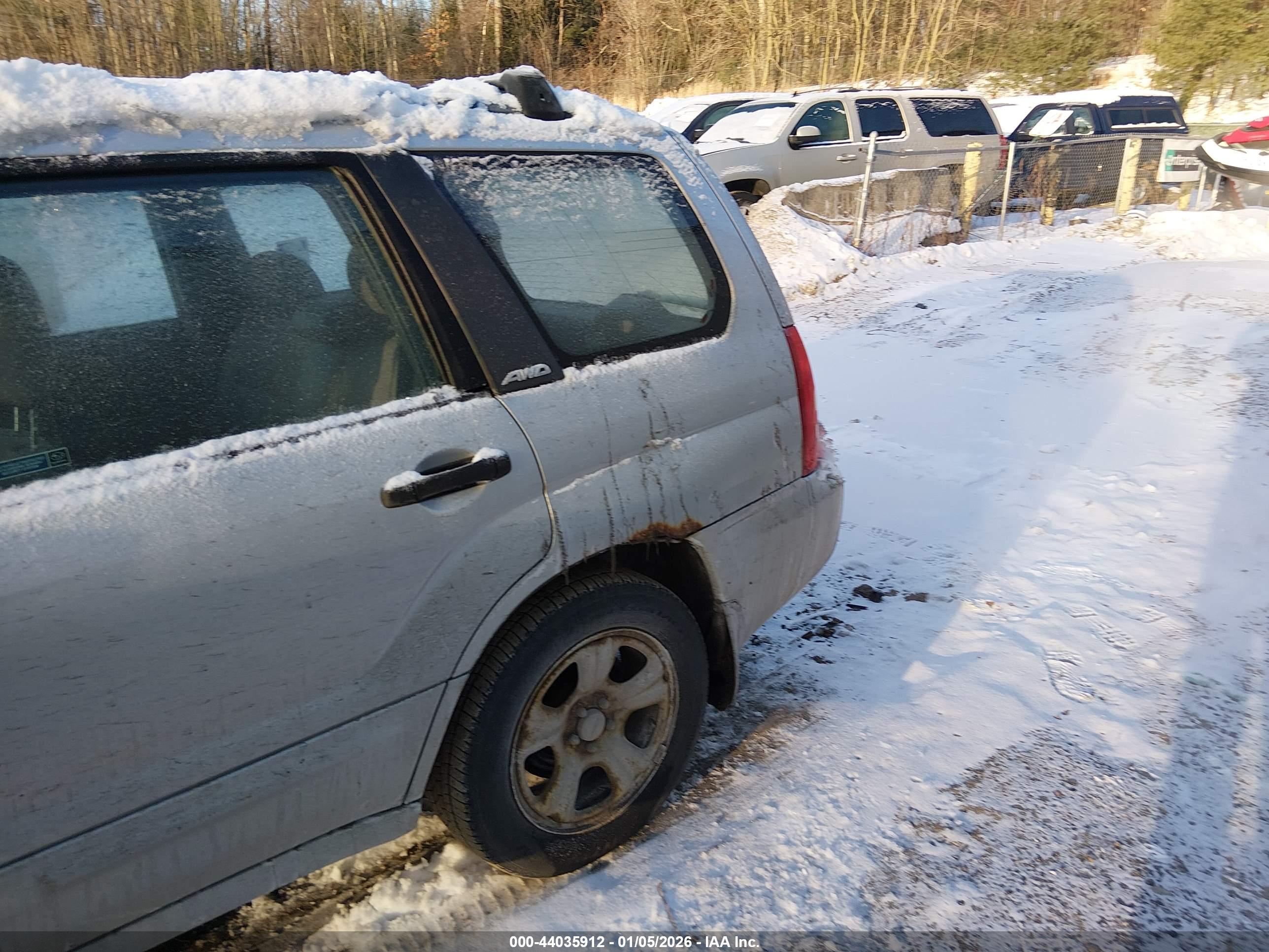 SUBARU FORESTER image 6