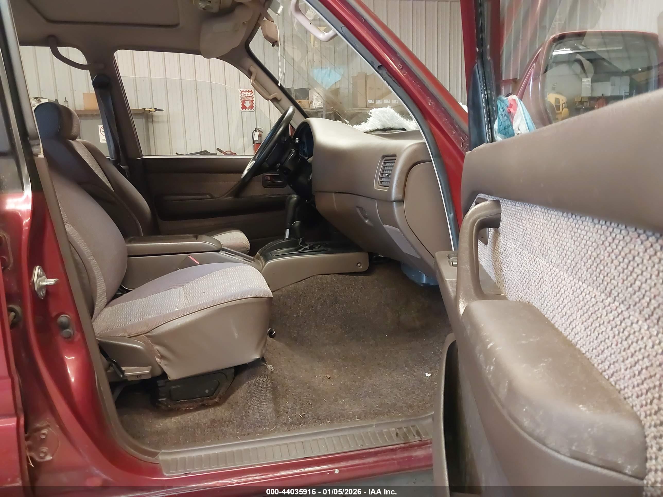 TOYOTA LAND image 5